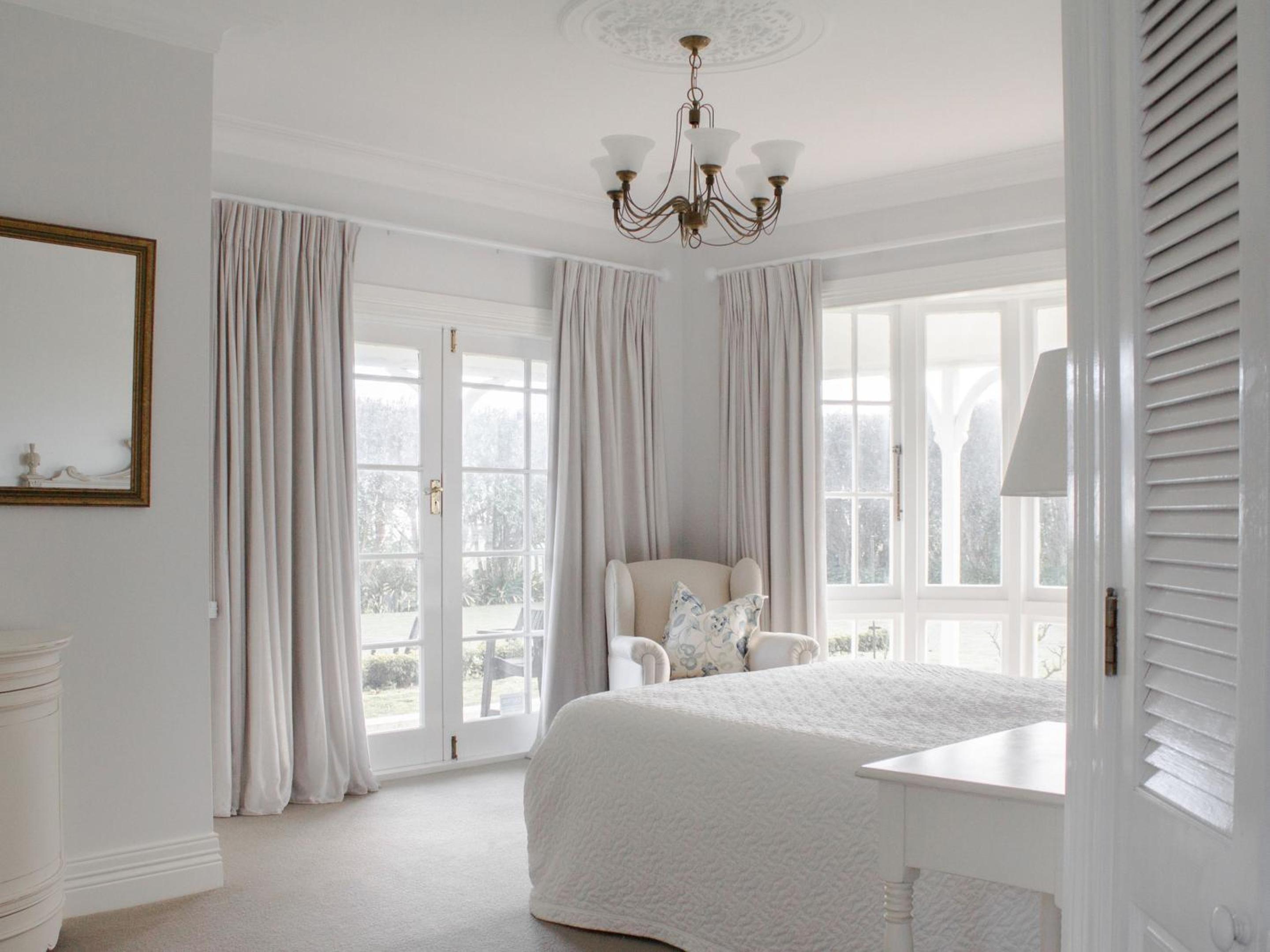 Queen Room with Private Bathroom - Photo 1