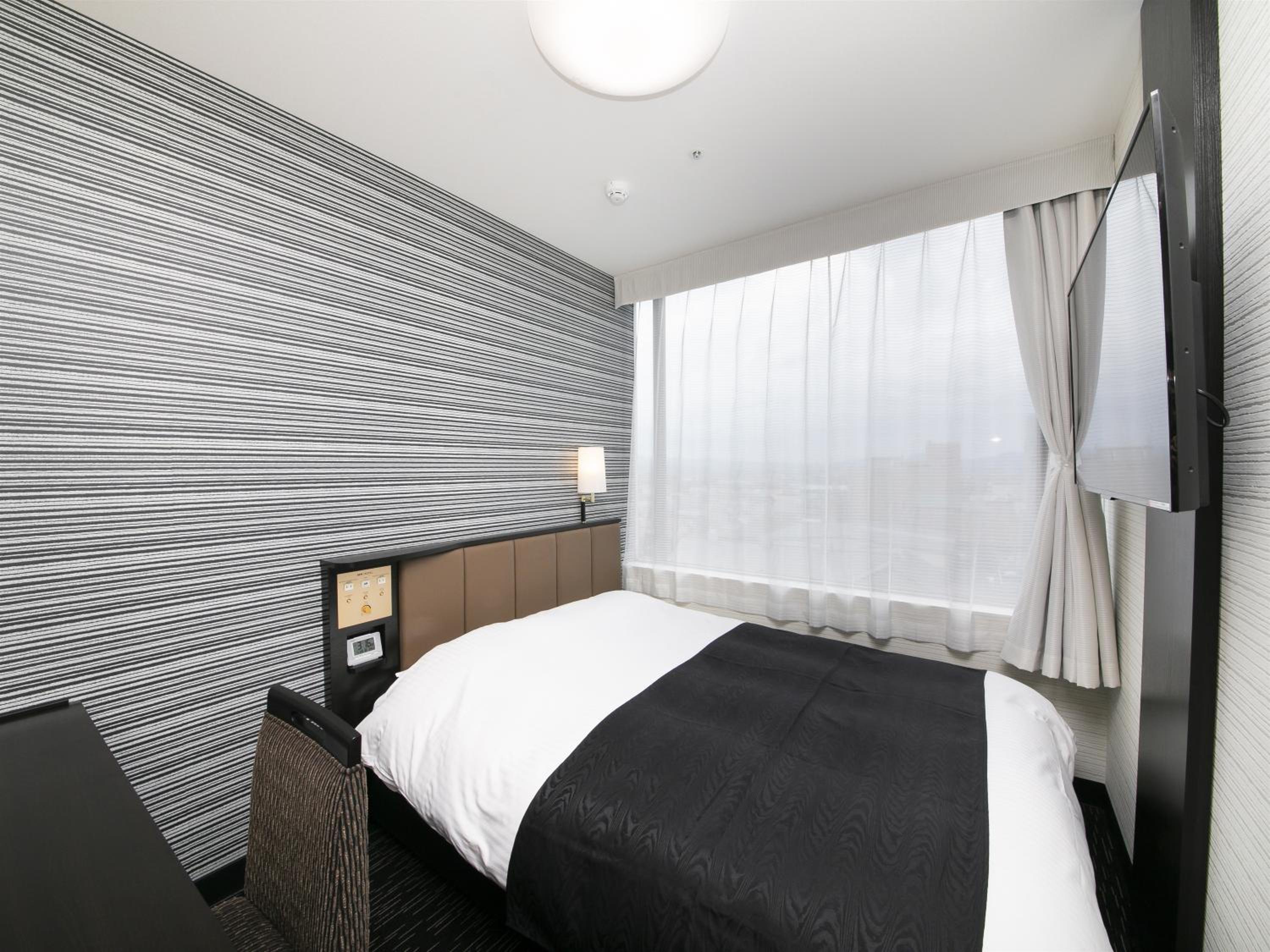 Double Room - Non-Smoking - Top Floor - Photo 1