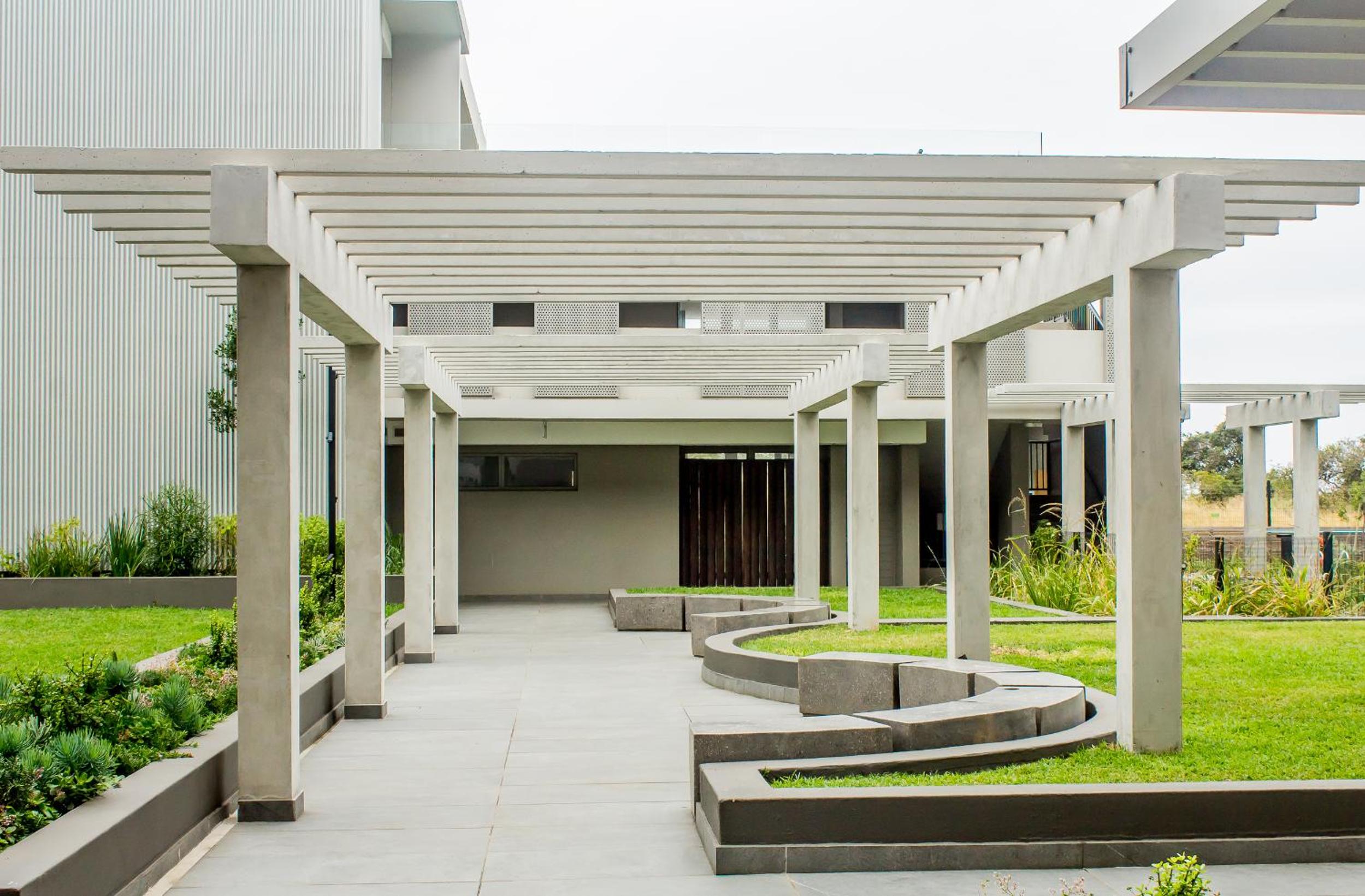 Apartment with Terrace - Photo 2