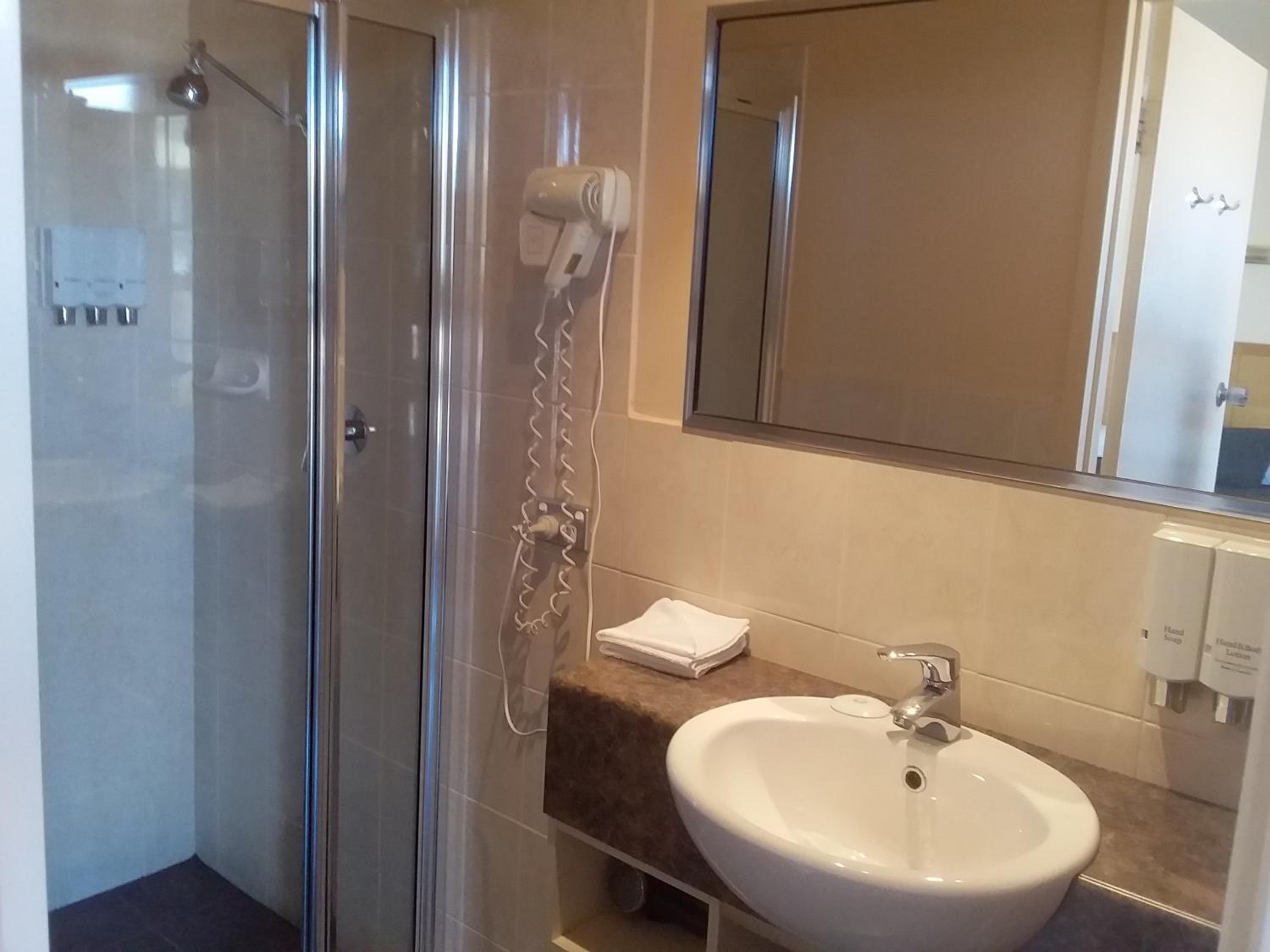 Standard Queen Room Upstairs  photo 2