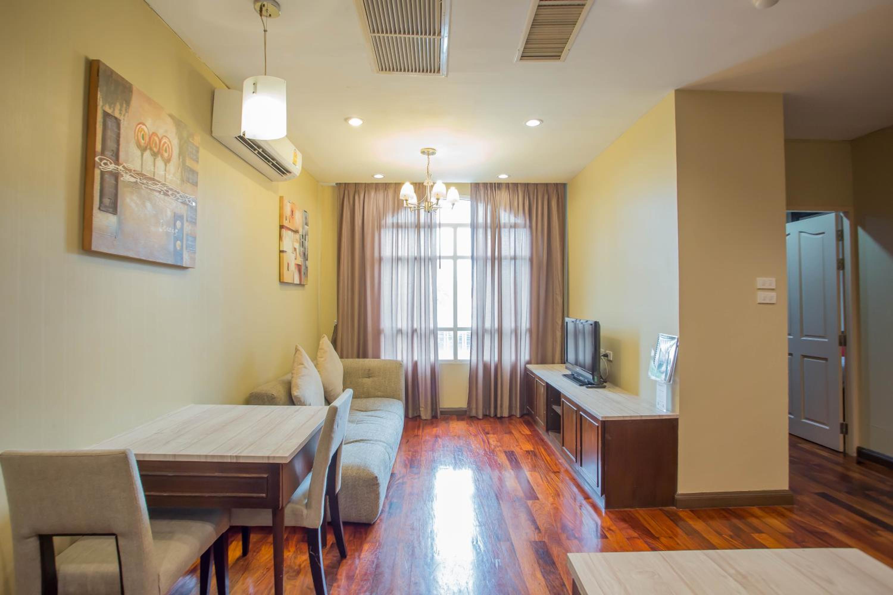 One-Bedroom Suite photo 1