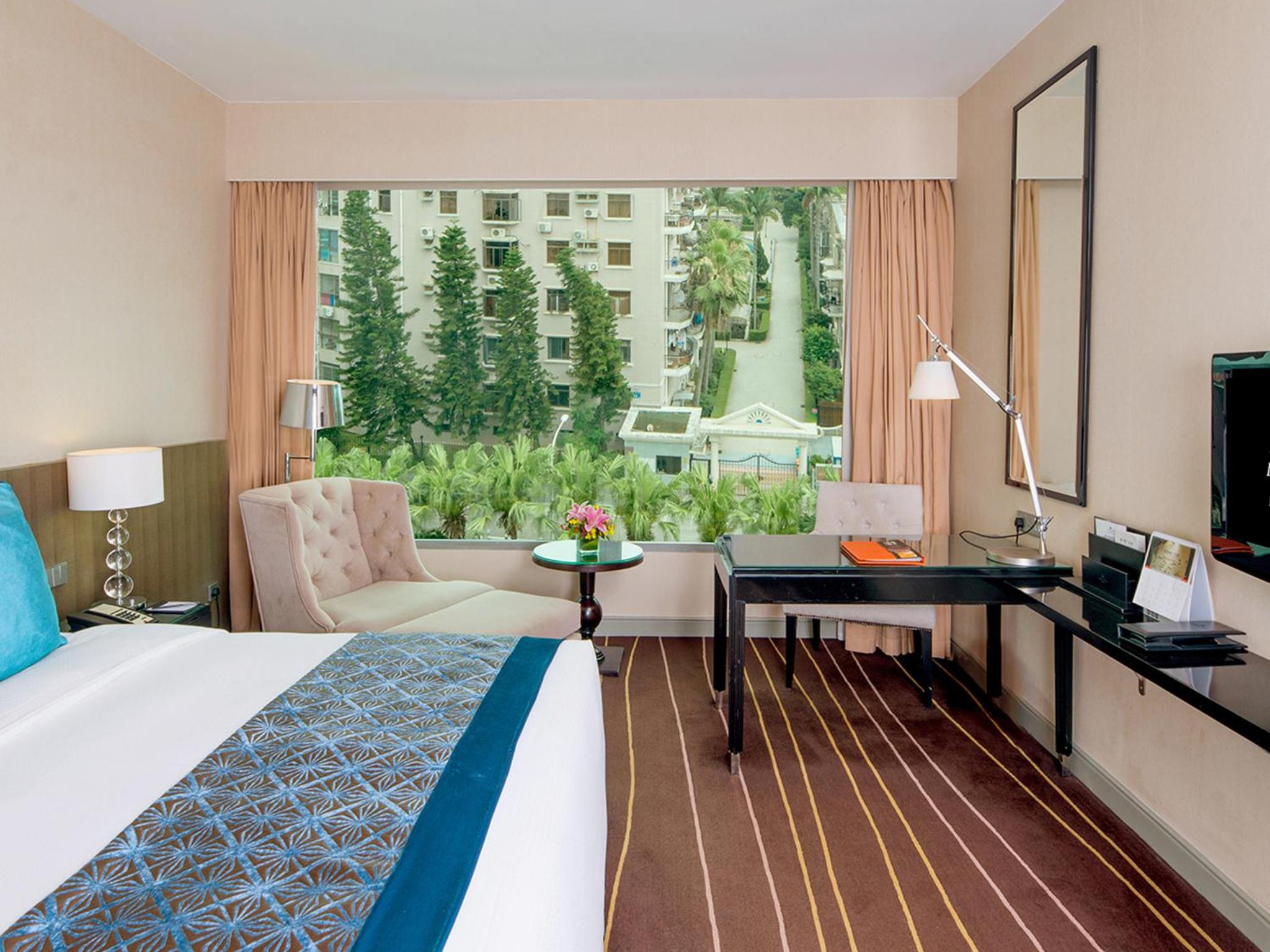 Deluxe King Room - Photo 5