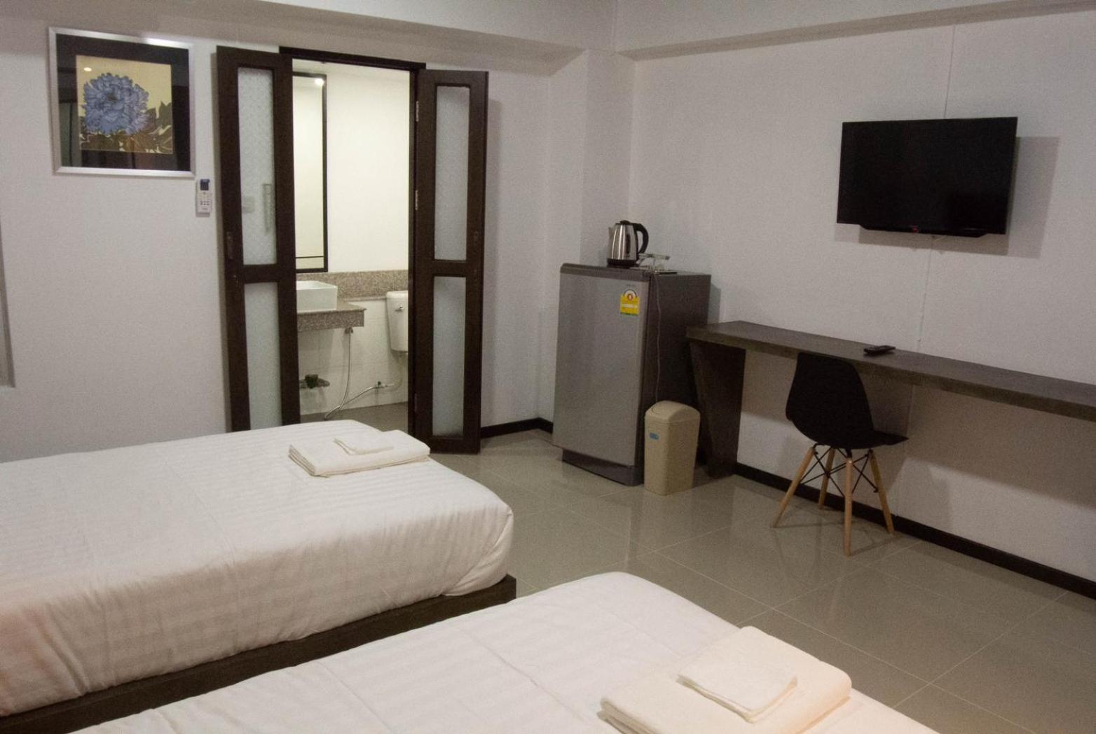 Standard Twin Room - Photo 14