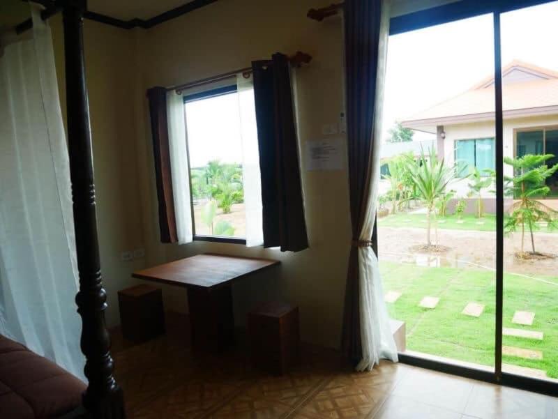Deluxe Room (2 Adults + 1 Child) photo 1