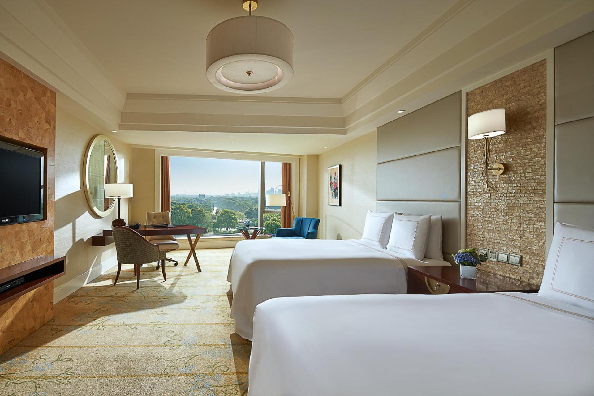 Deluxe Twin Room with Park View photo 3