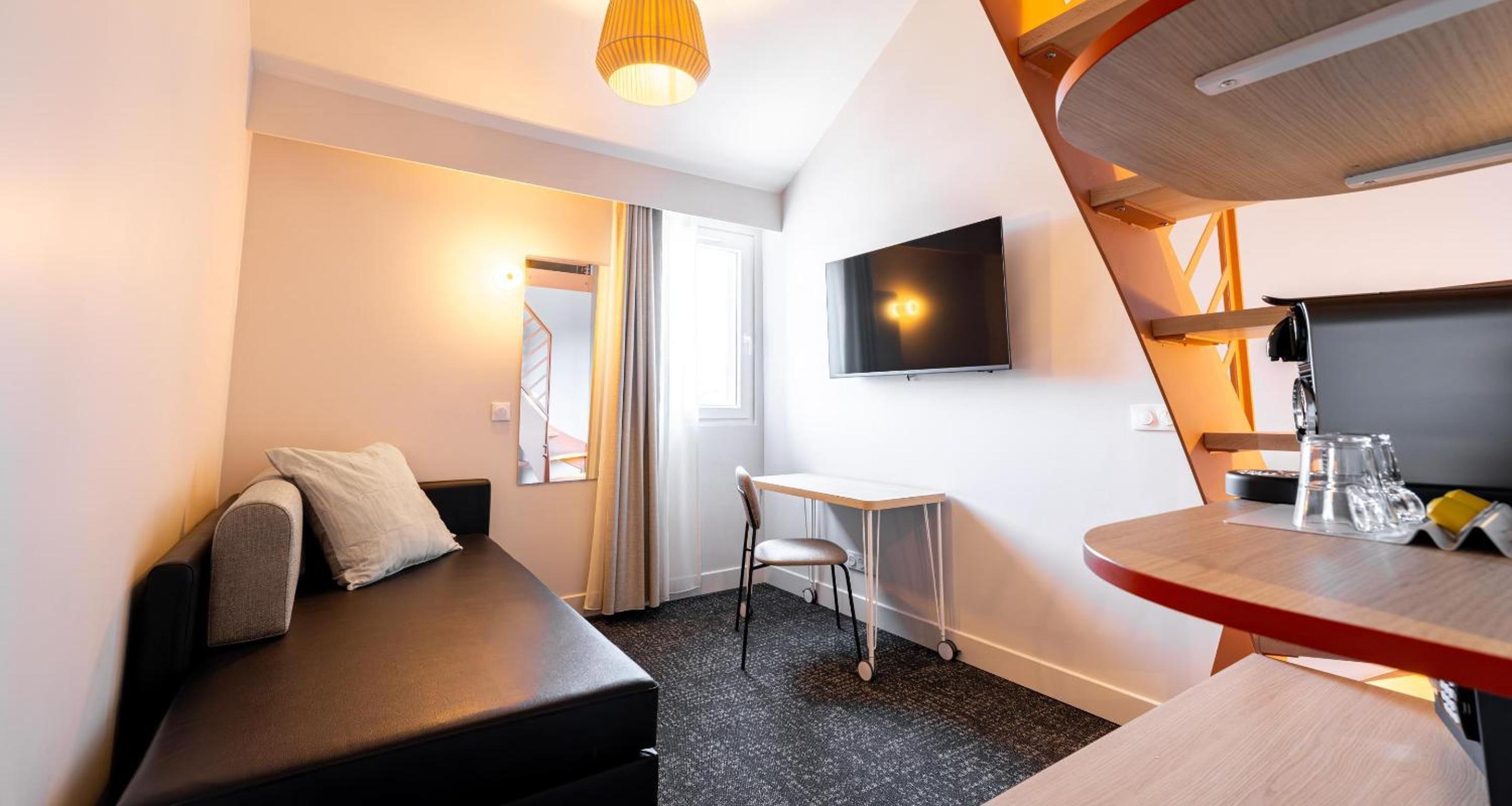 Duplex Twin Room with Two Single Beds - Non-Smoking
