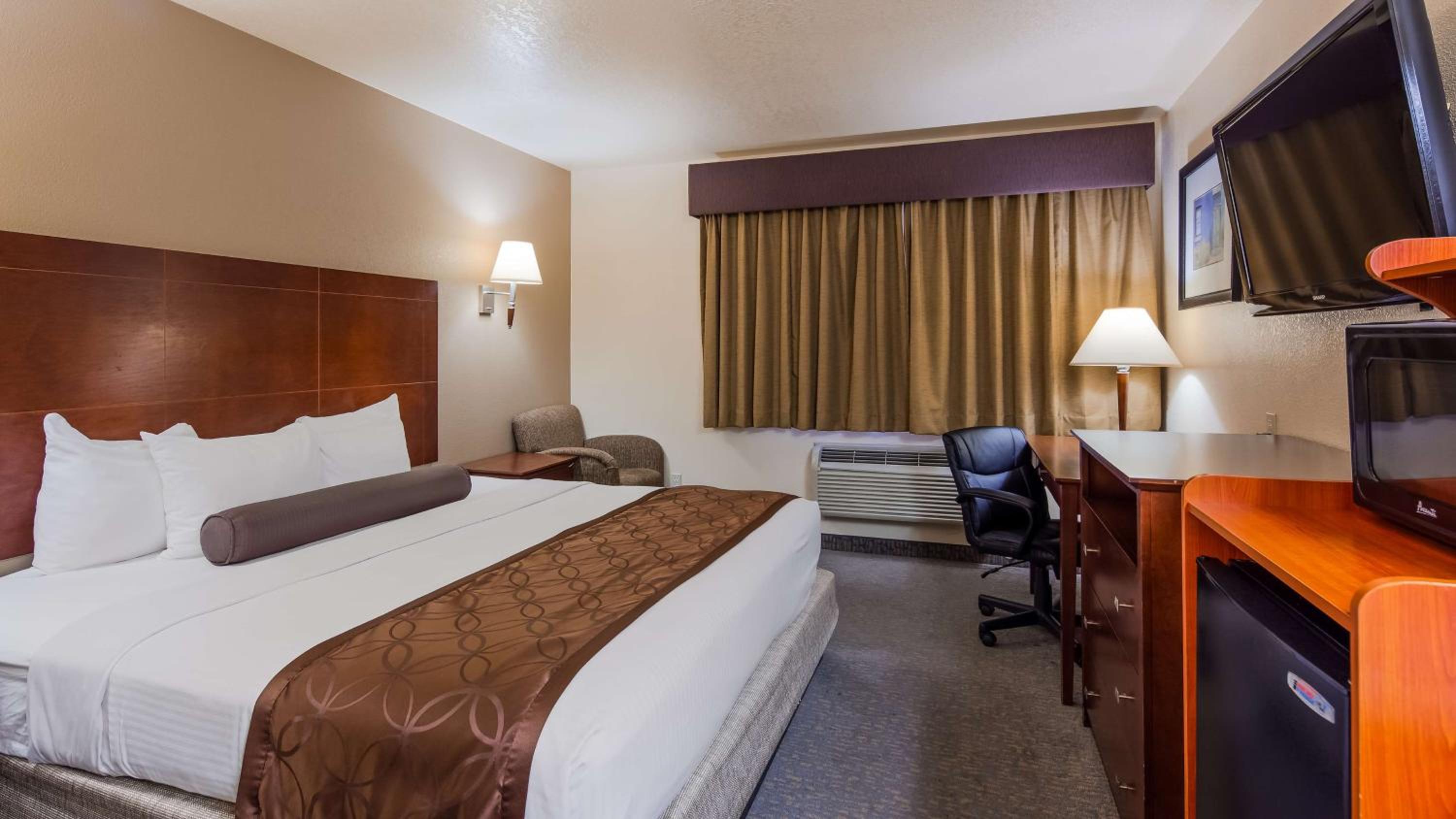 King Room with Sofa Bed - Non-Smoking