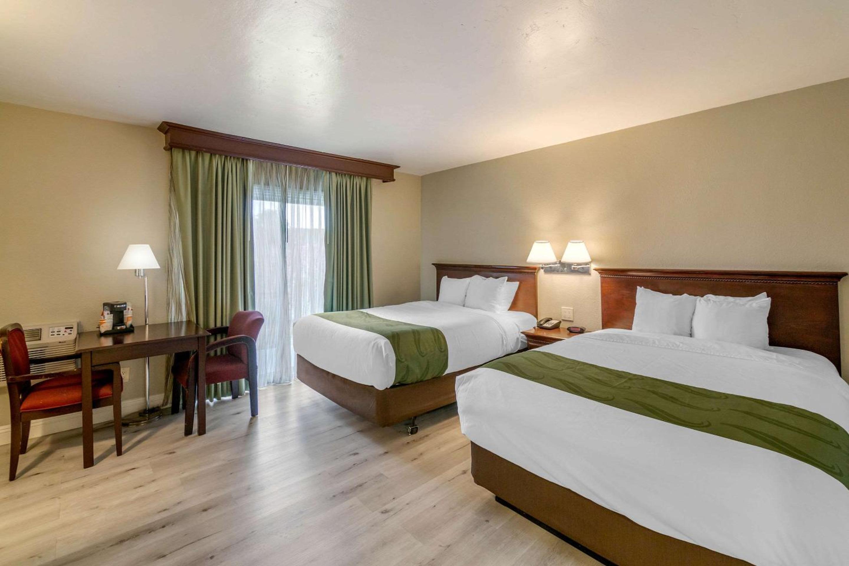 Standard Room, 2 Queen Beds, Non Smoking - Photo 3