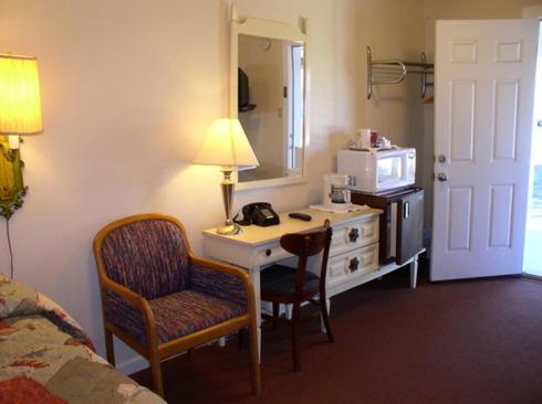 Queen Room photo 3