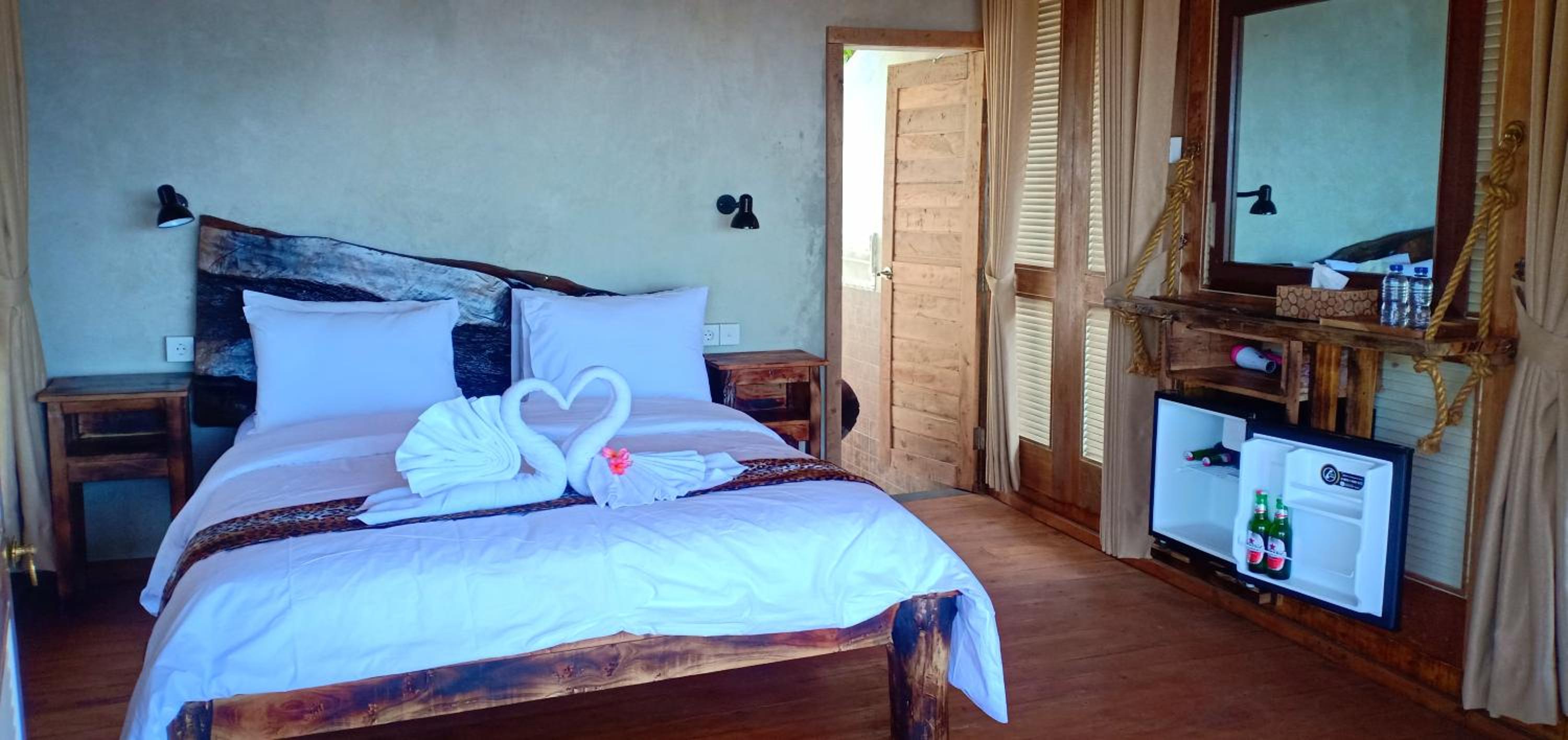 Double Room with Balcony and Sea View - Photo 8