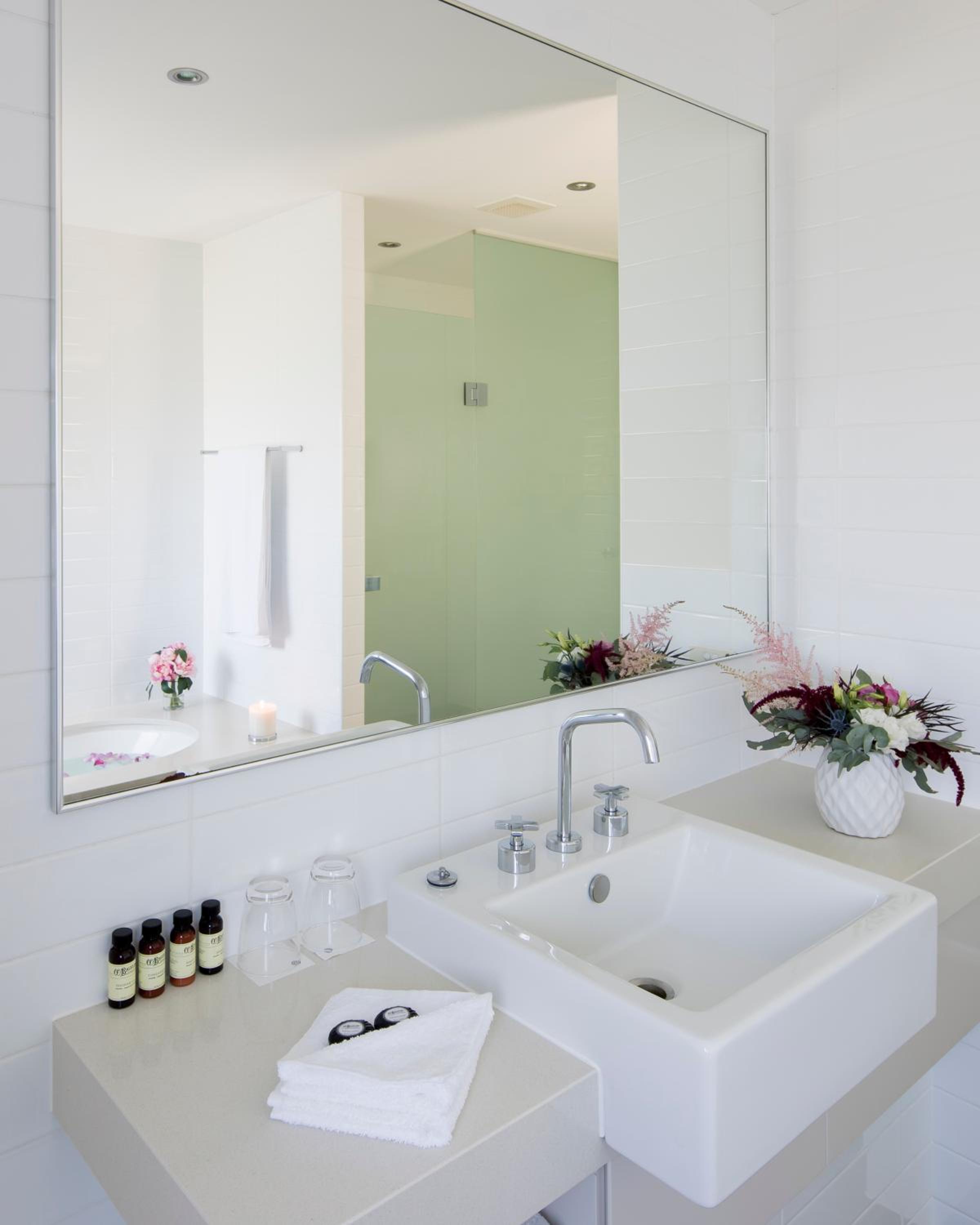 Three-Bedroom Villa - Photo 8