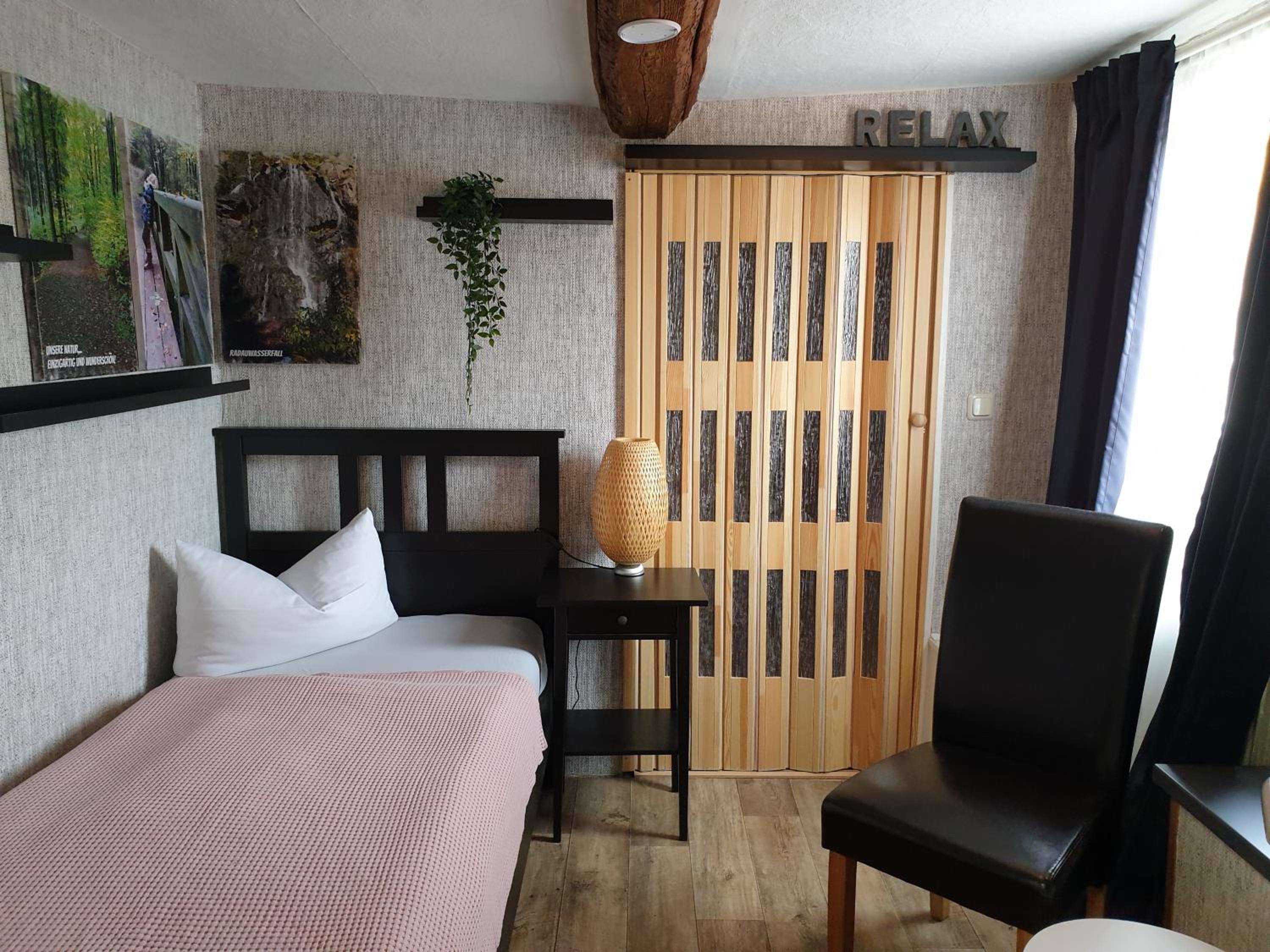 Single Room photo 2