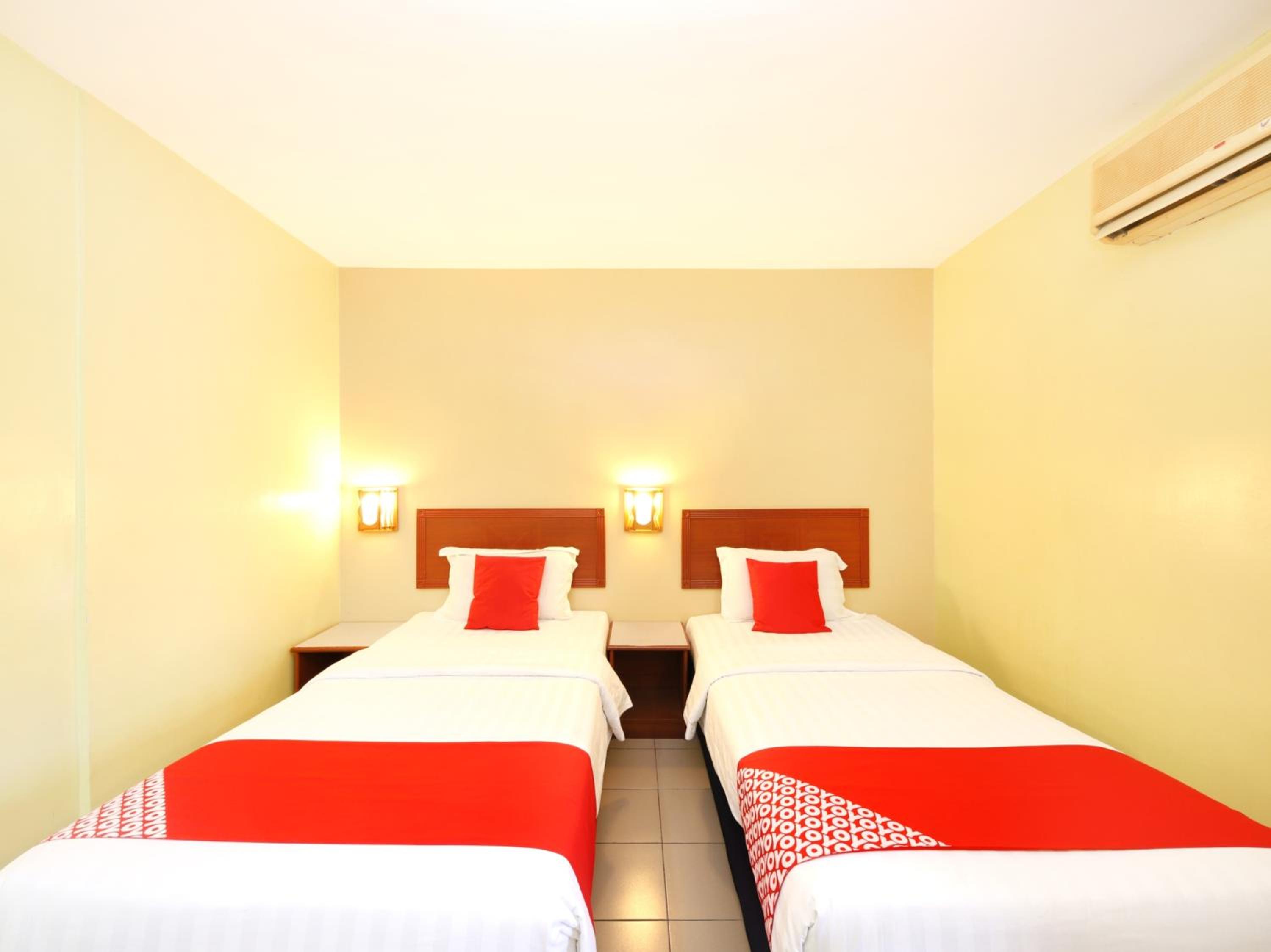 Standard Twin Room - Photo 1