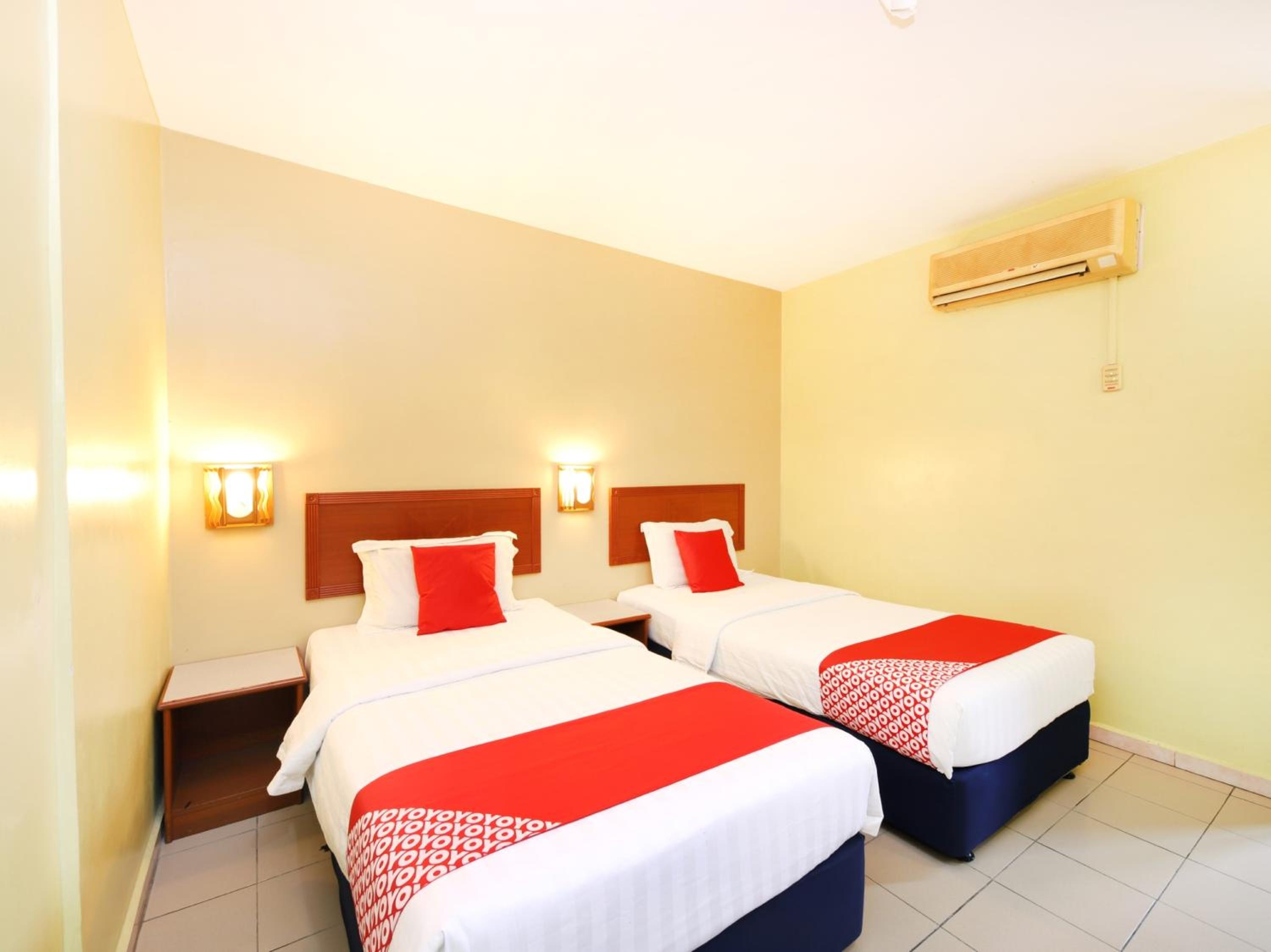 Standard Twin Room - Photo 9