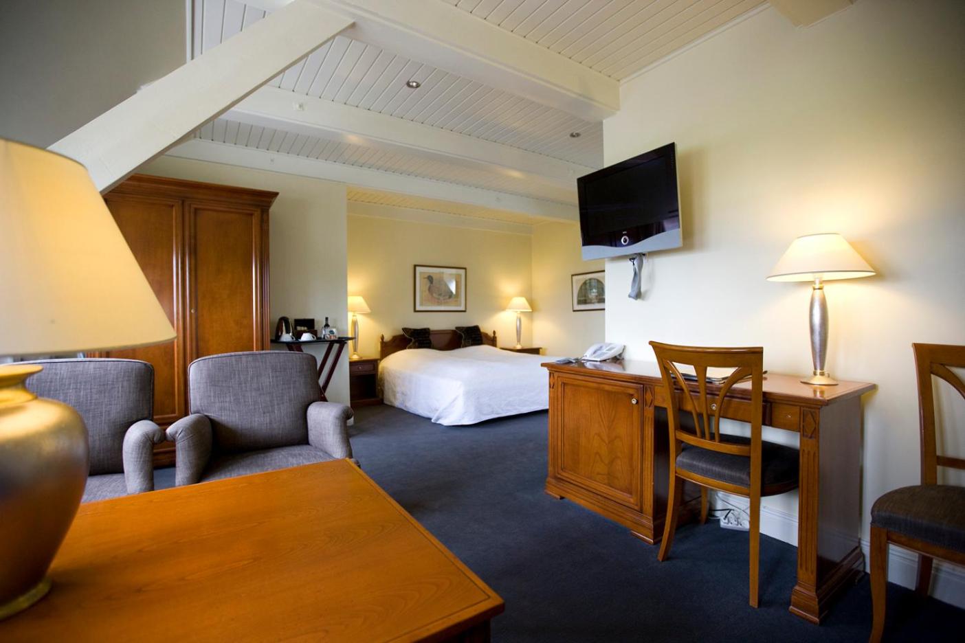 Family Junior Suite (2 Adults + 2 Children)