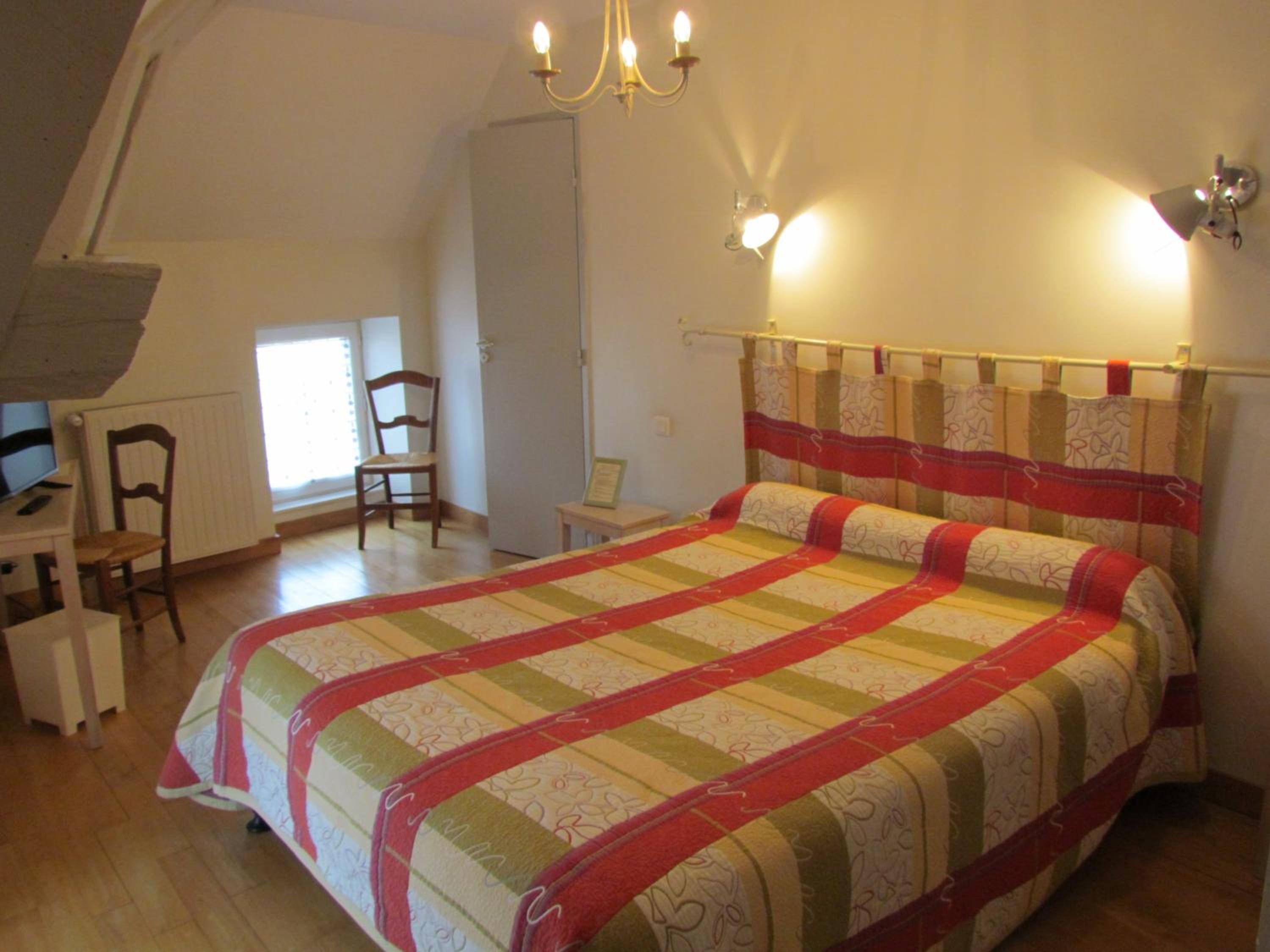 Double or Twin Room - Photo 5
