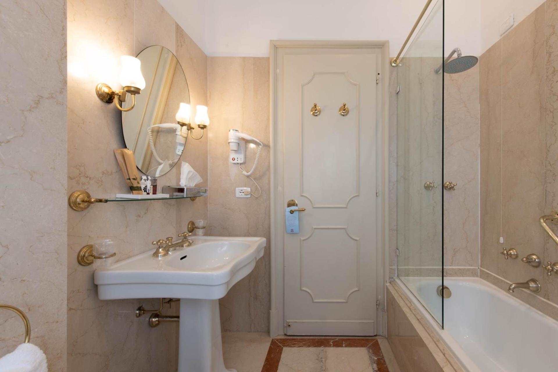 Triple Room - Photo 2