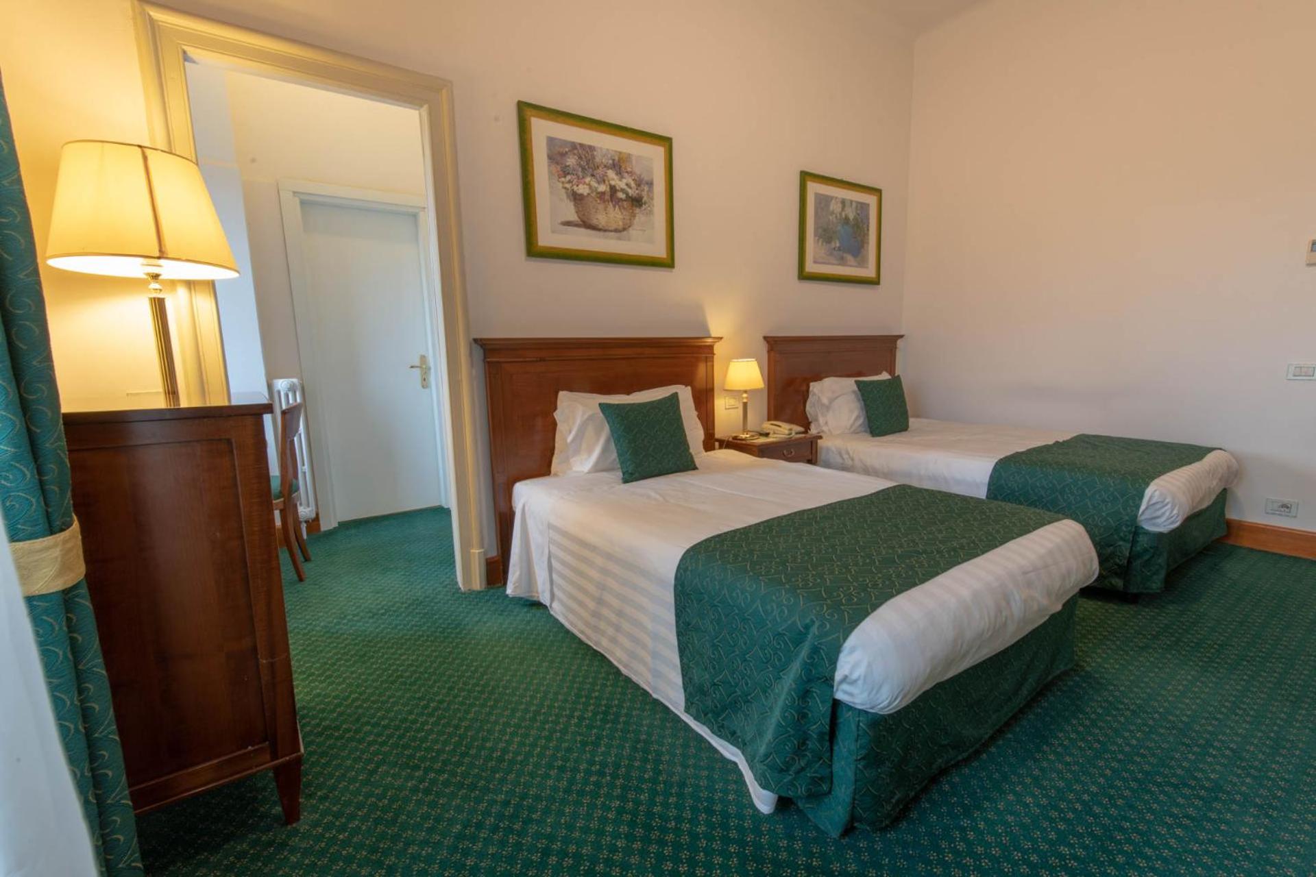 Twin Room - Photo 5