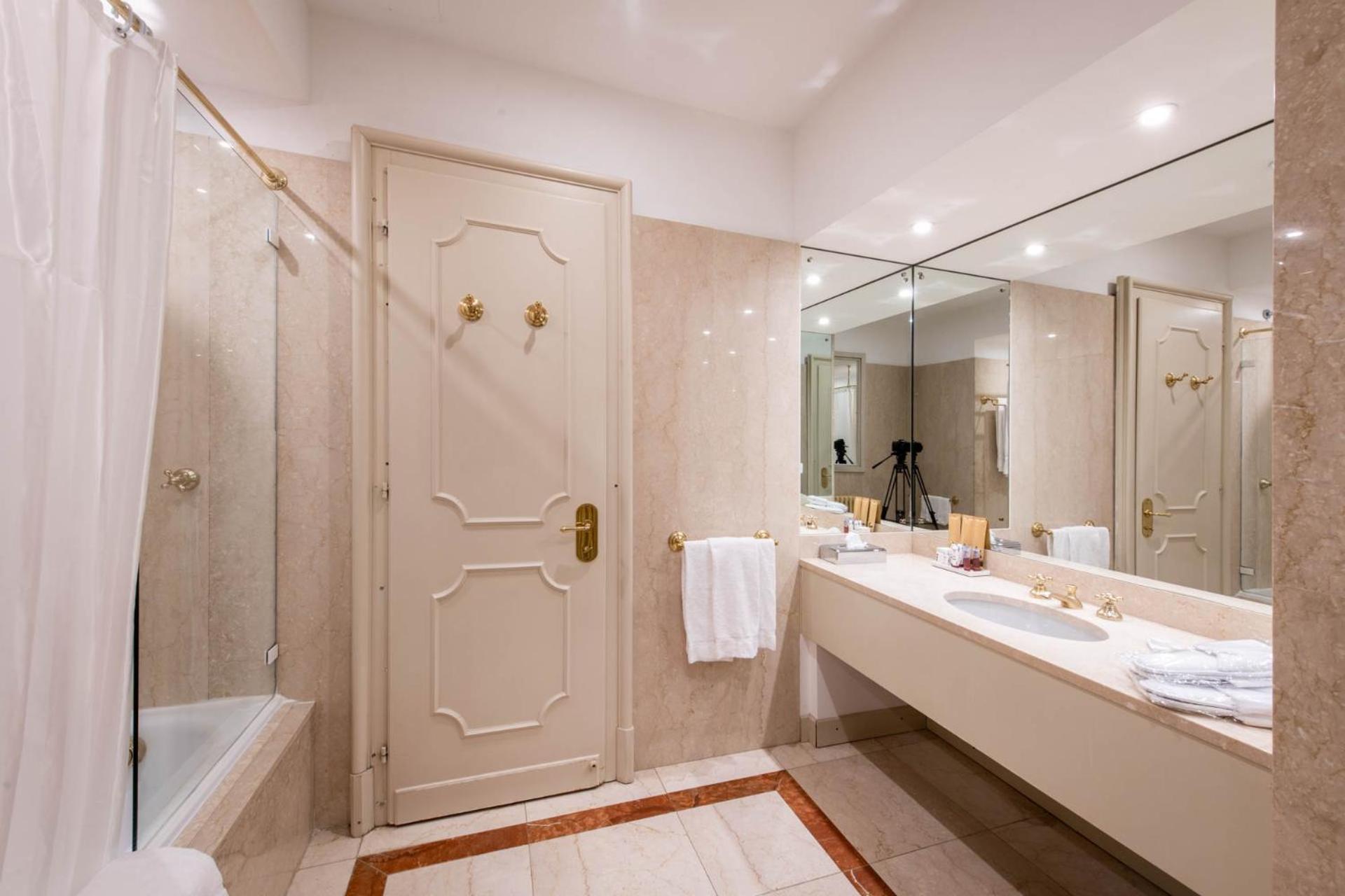 Triple Room - Photo 3