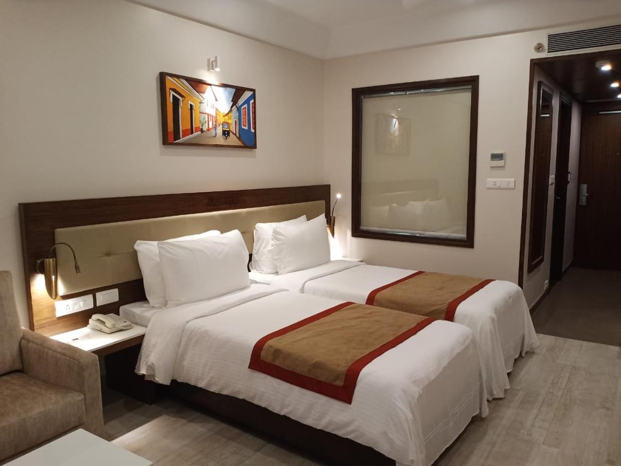 Deluxe Twin Room with Balcony - Photo 5