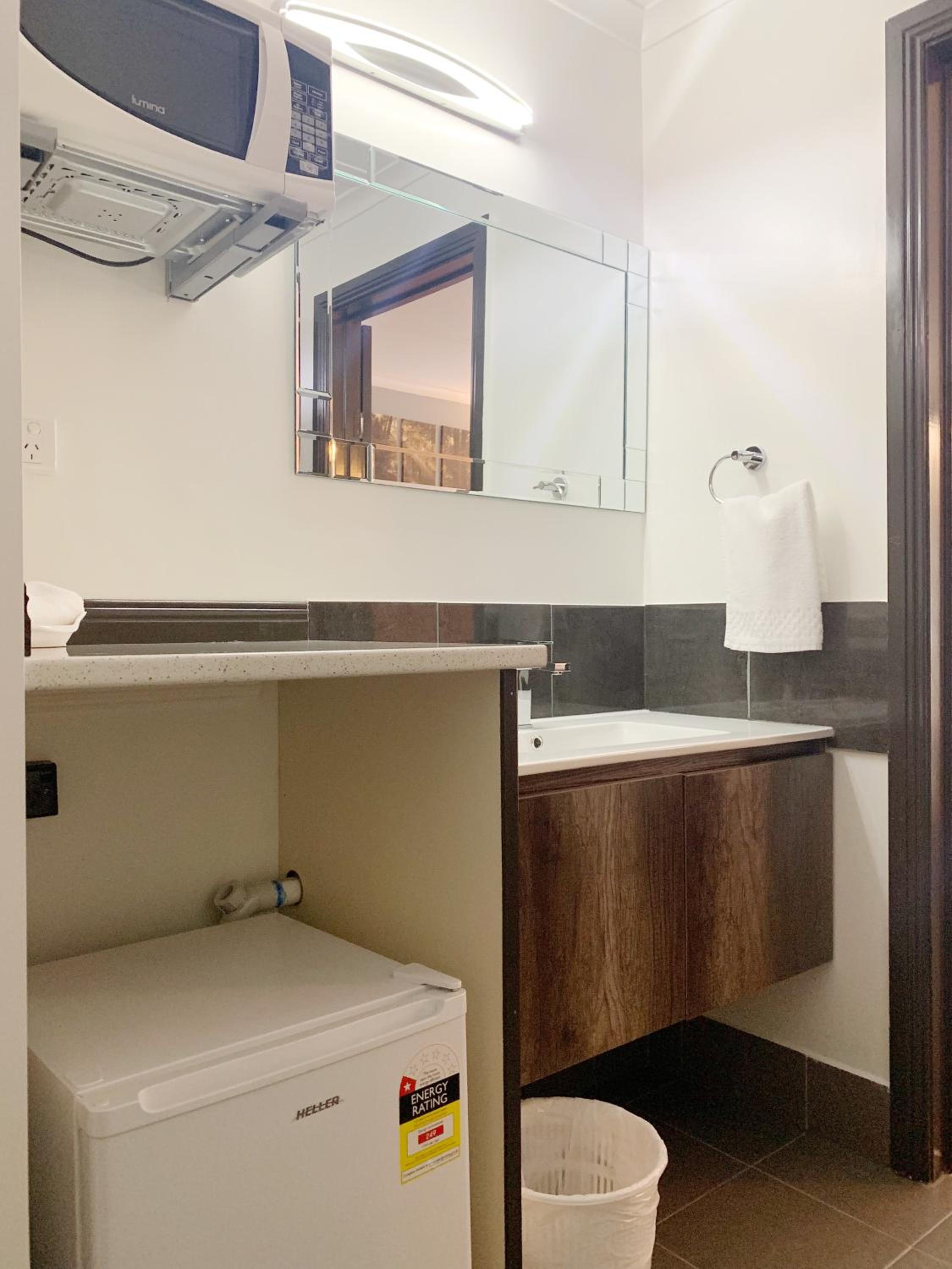 Standard Double Room - Photo 7