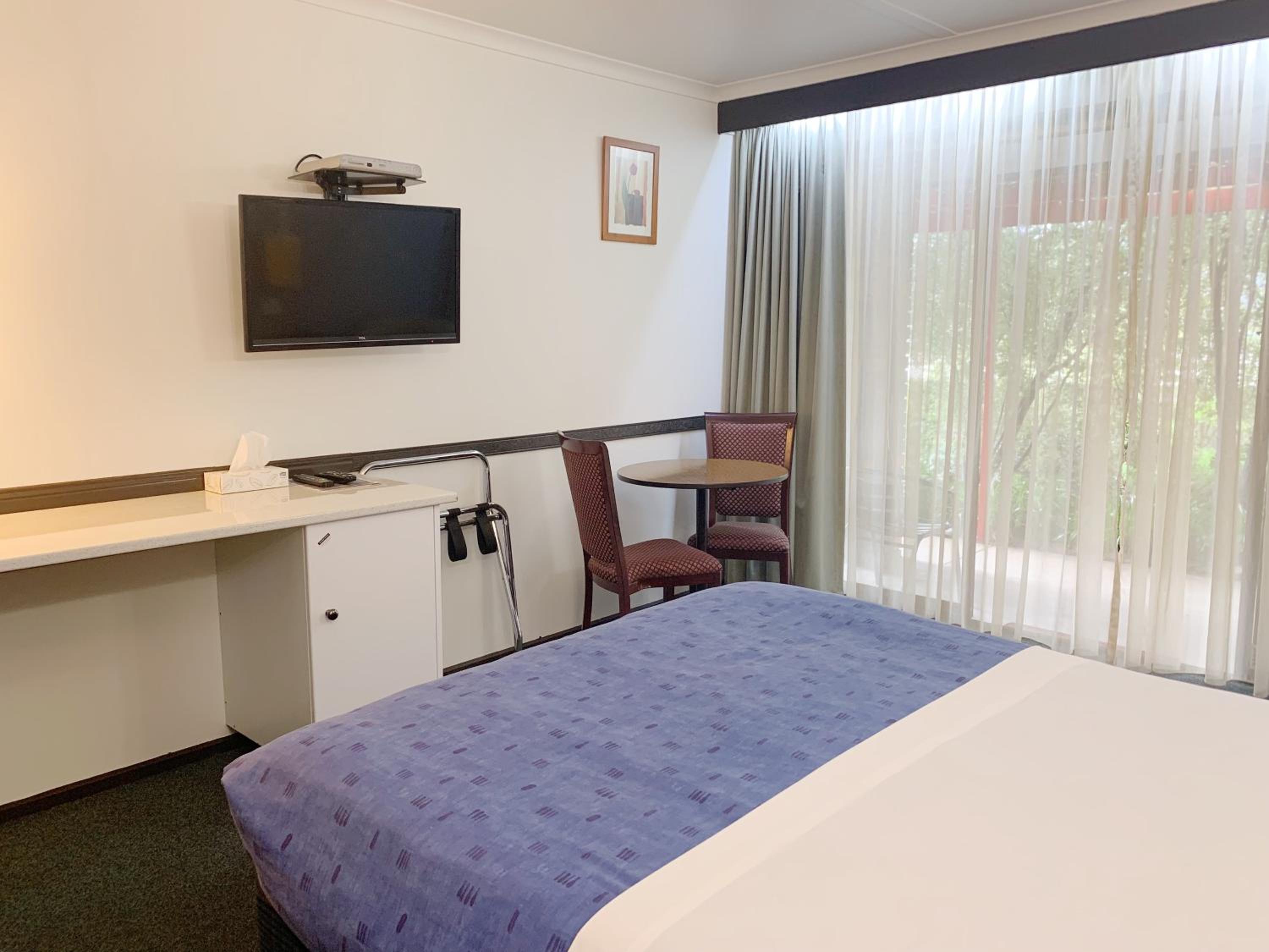 Standard Double Room - Photo 9