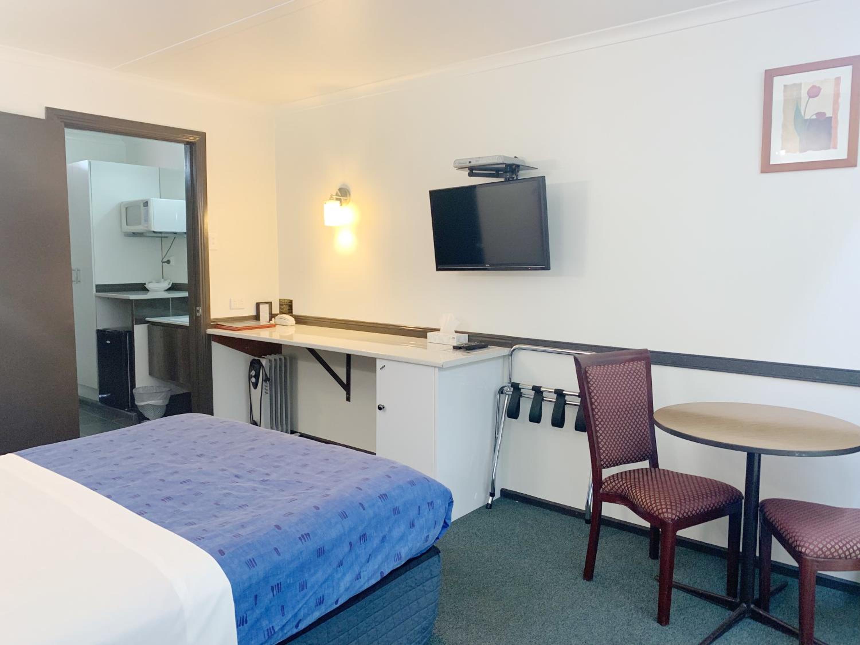 Standard Double Room - Photo 10