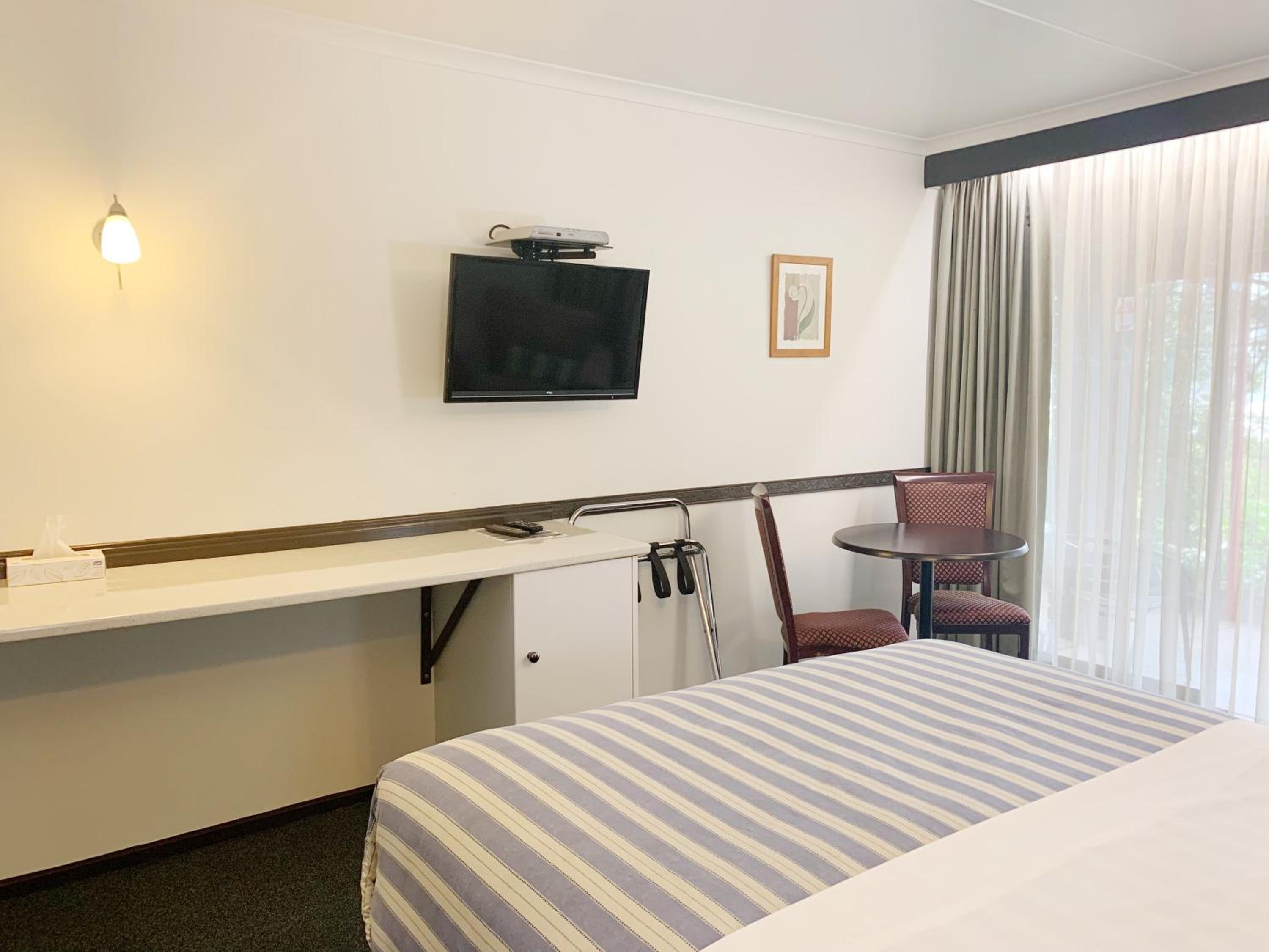 Standard Double Room - Photo 12