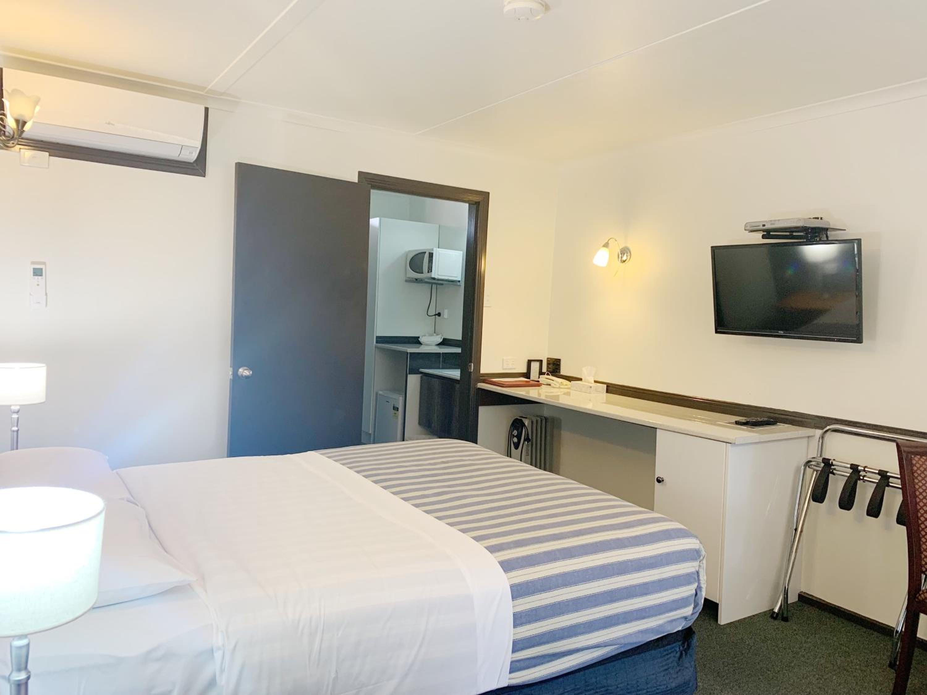 Standard Double Room - Photo 14