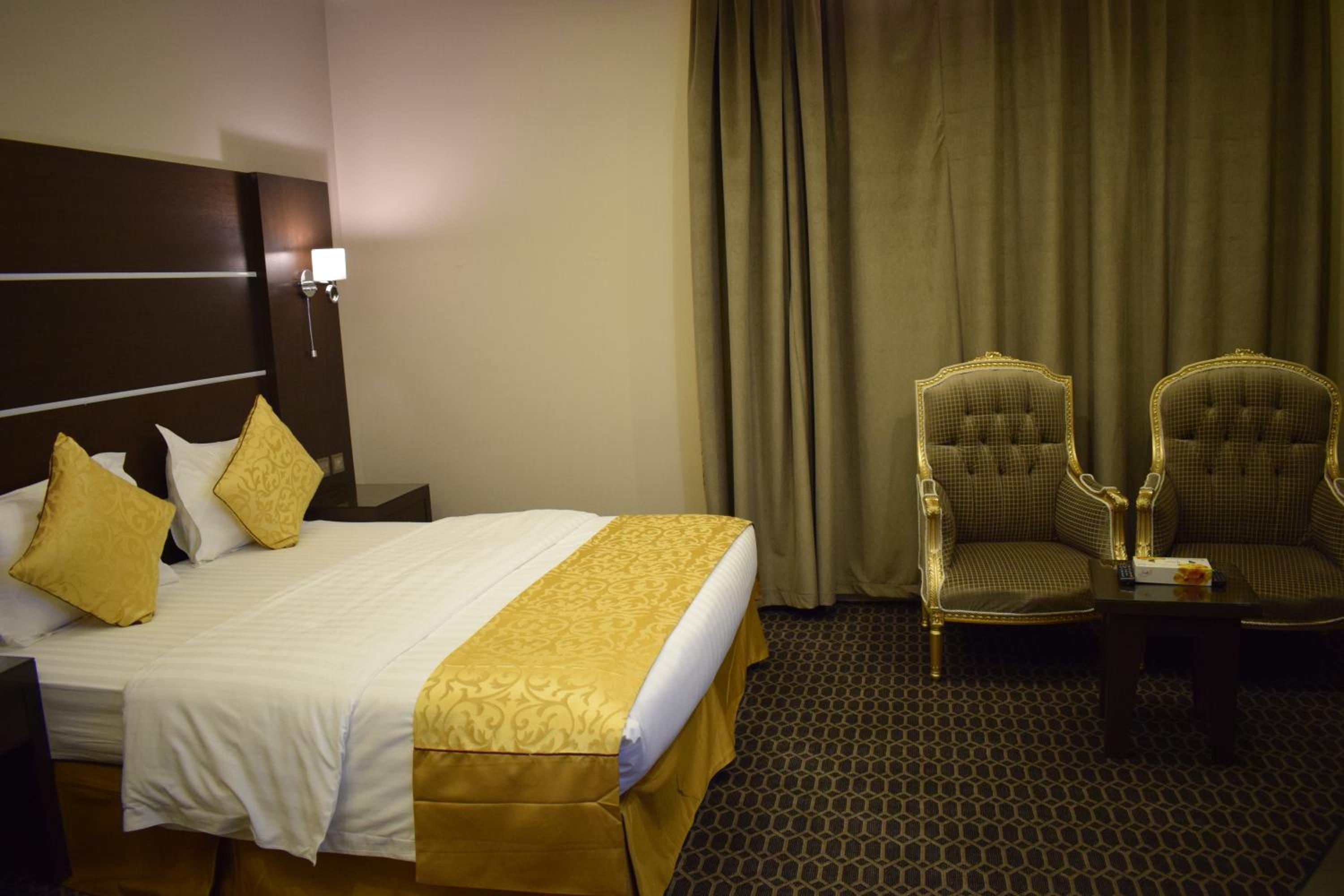 Deluxe Double Room photo 2