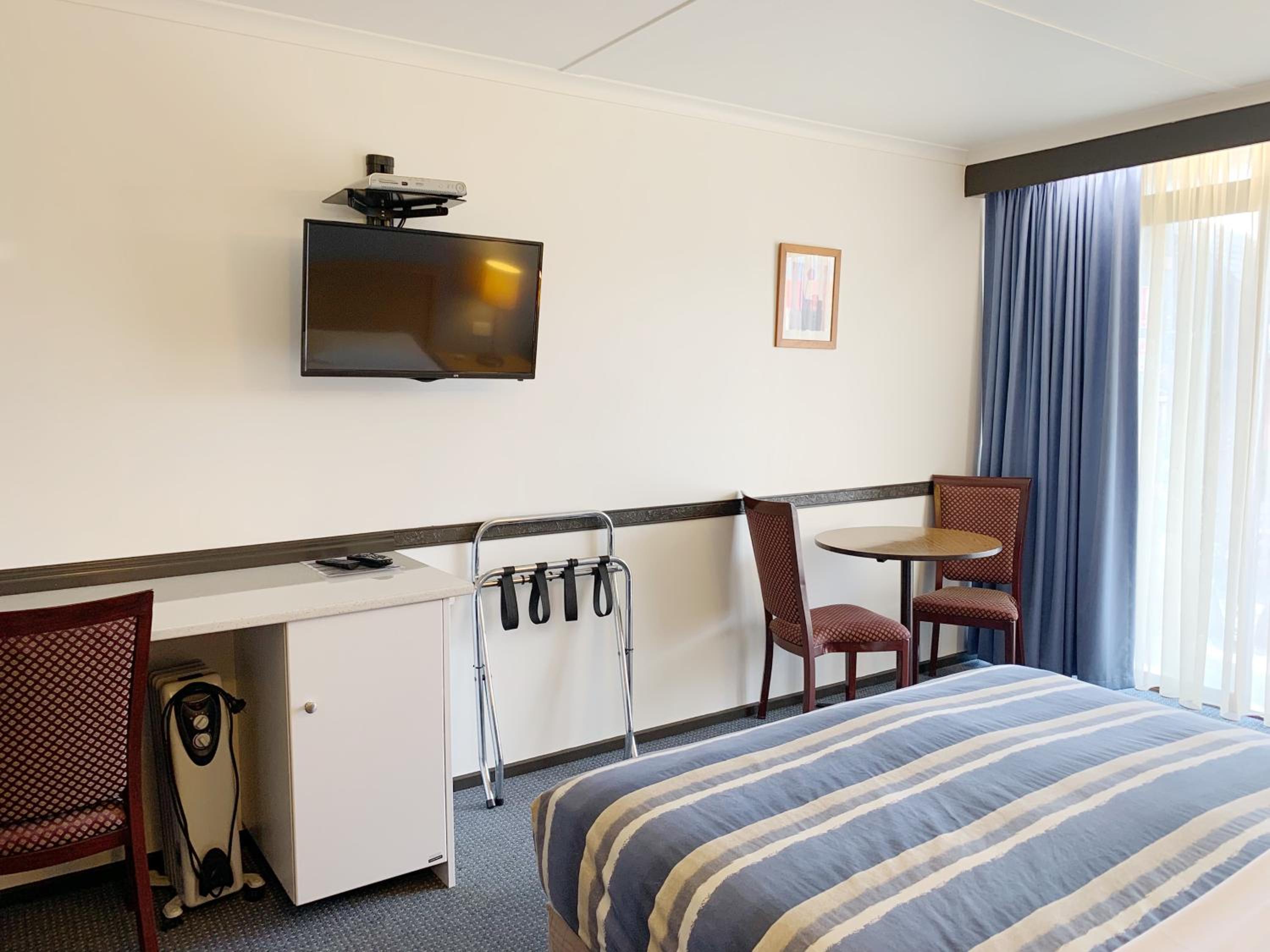 Standard Twin Room - Photo 10