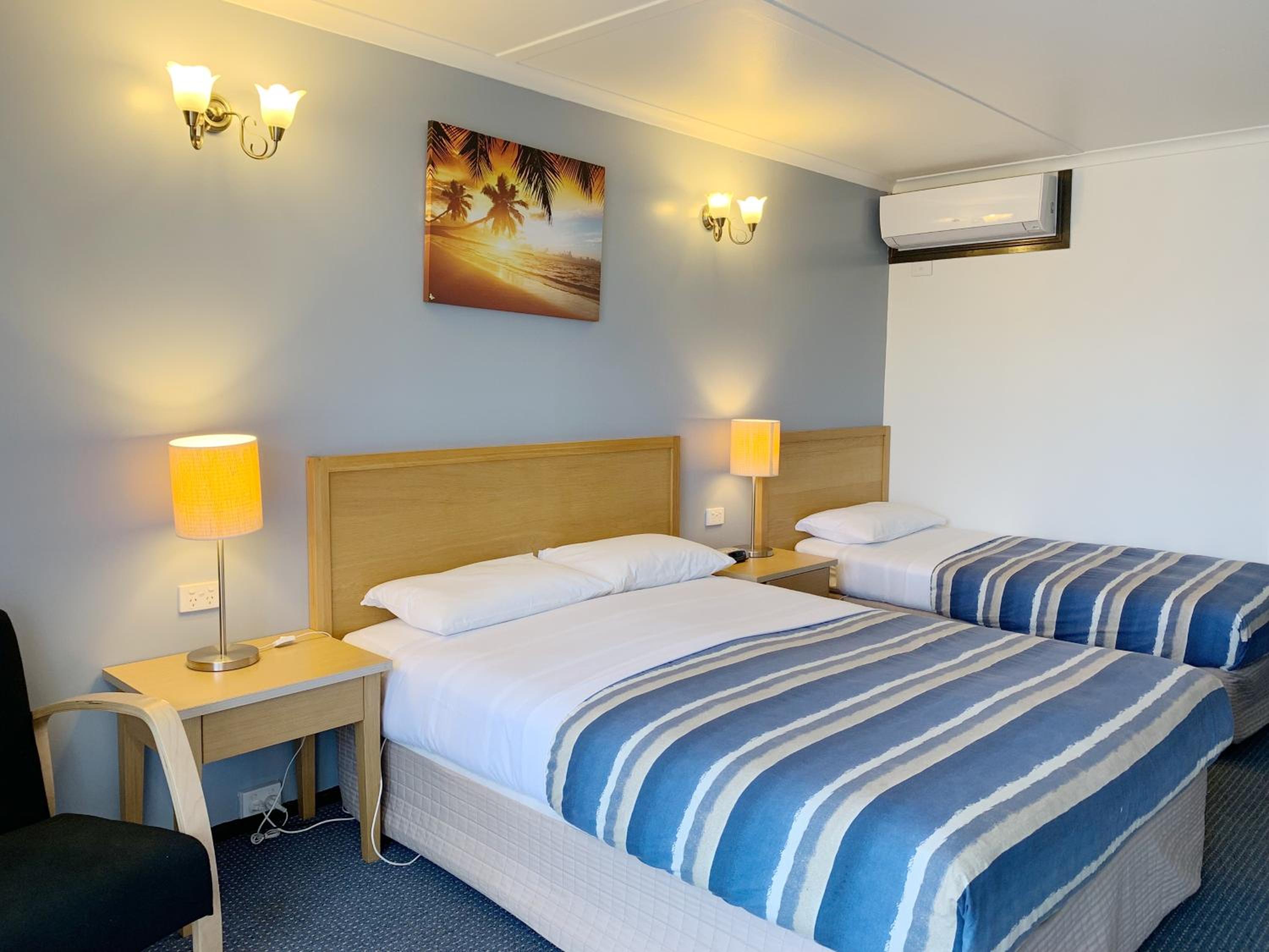 Standard Twin Room - Photo 7