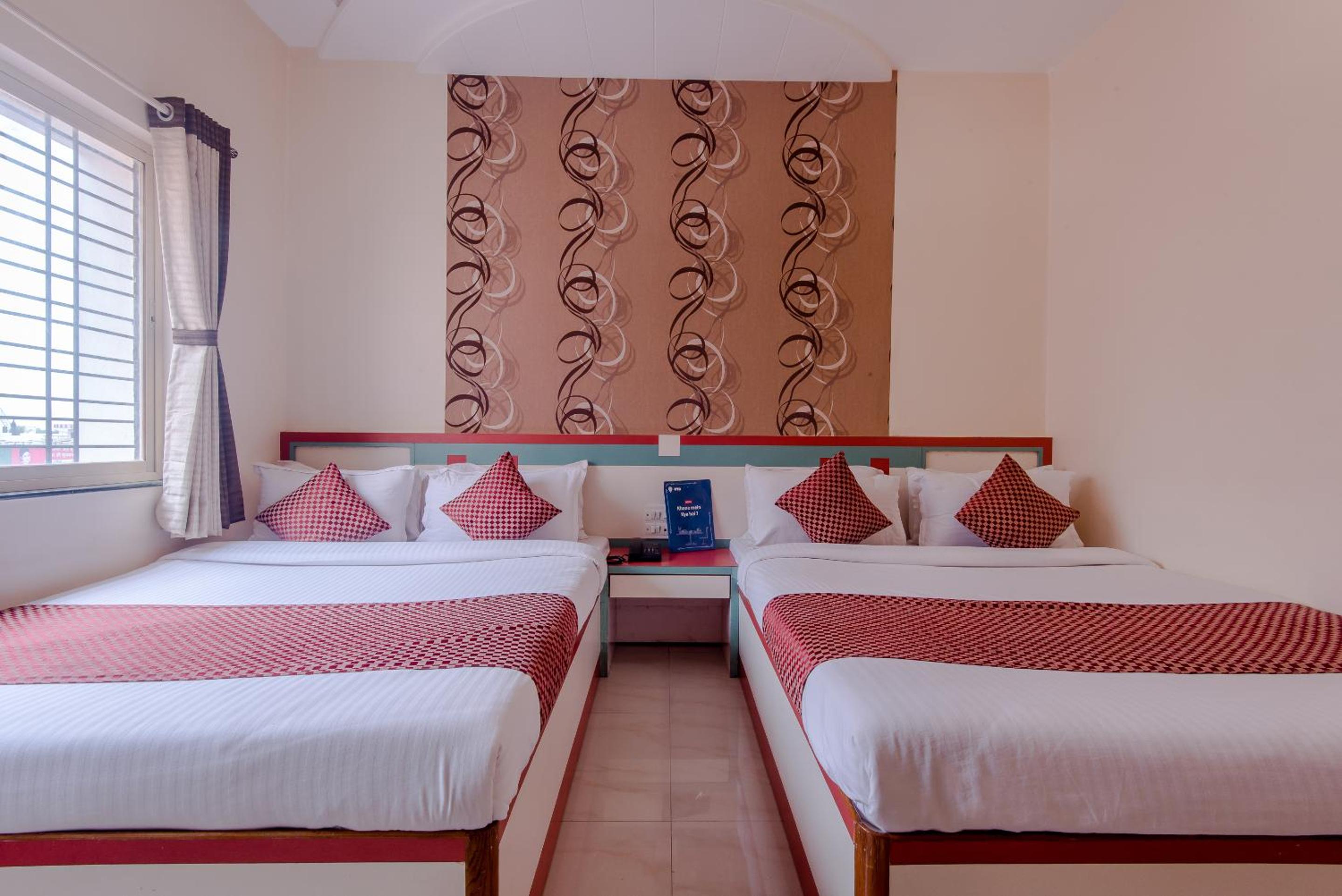Deluxe Quadruple Room - Photo 2