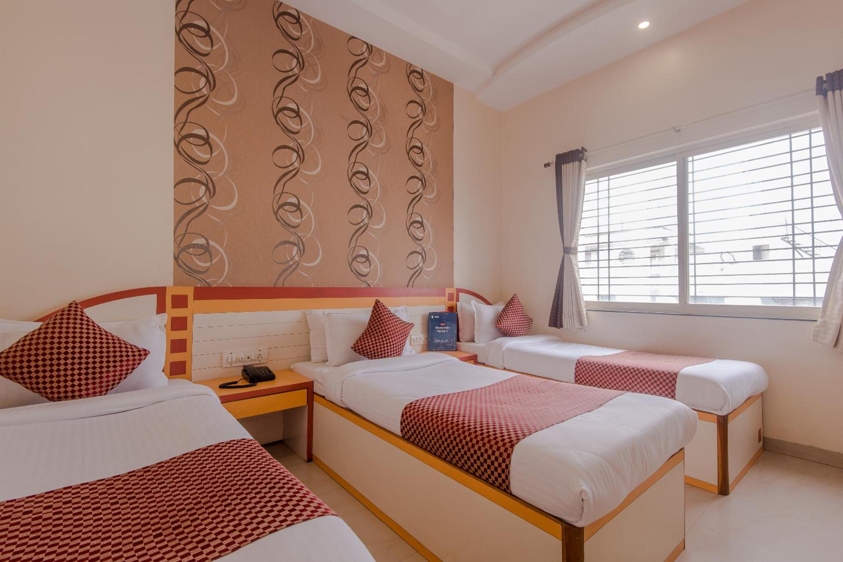 Deluxe Triple Room - Photo 1