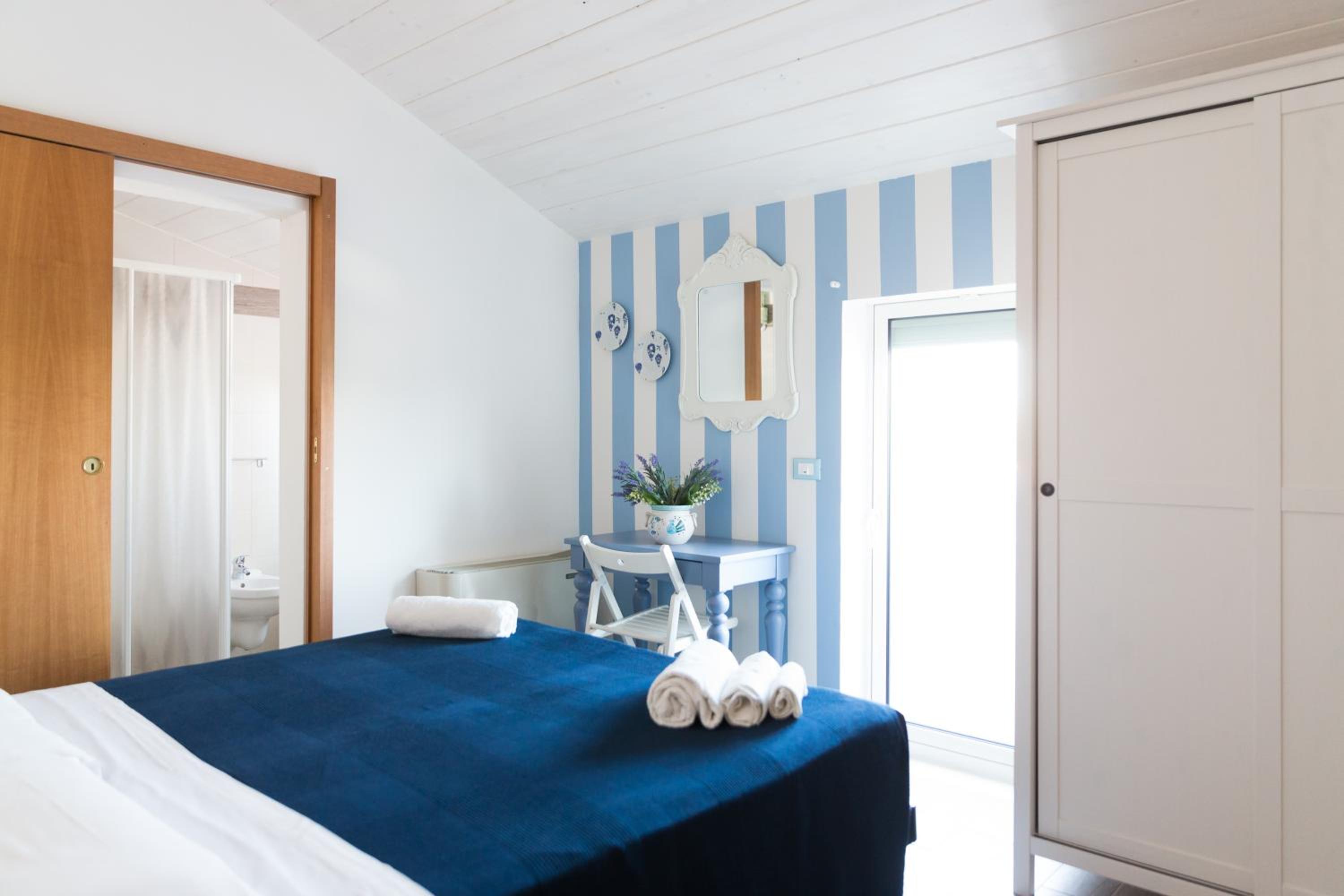 Superior Double or Twin Room - Photo 3