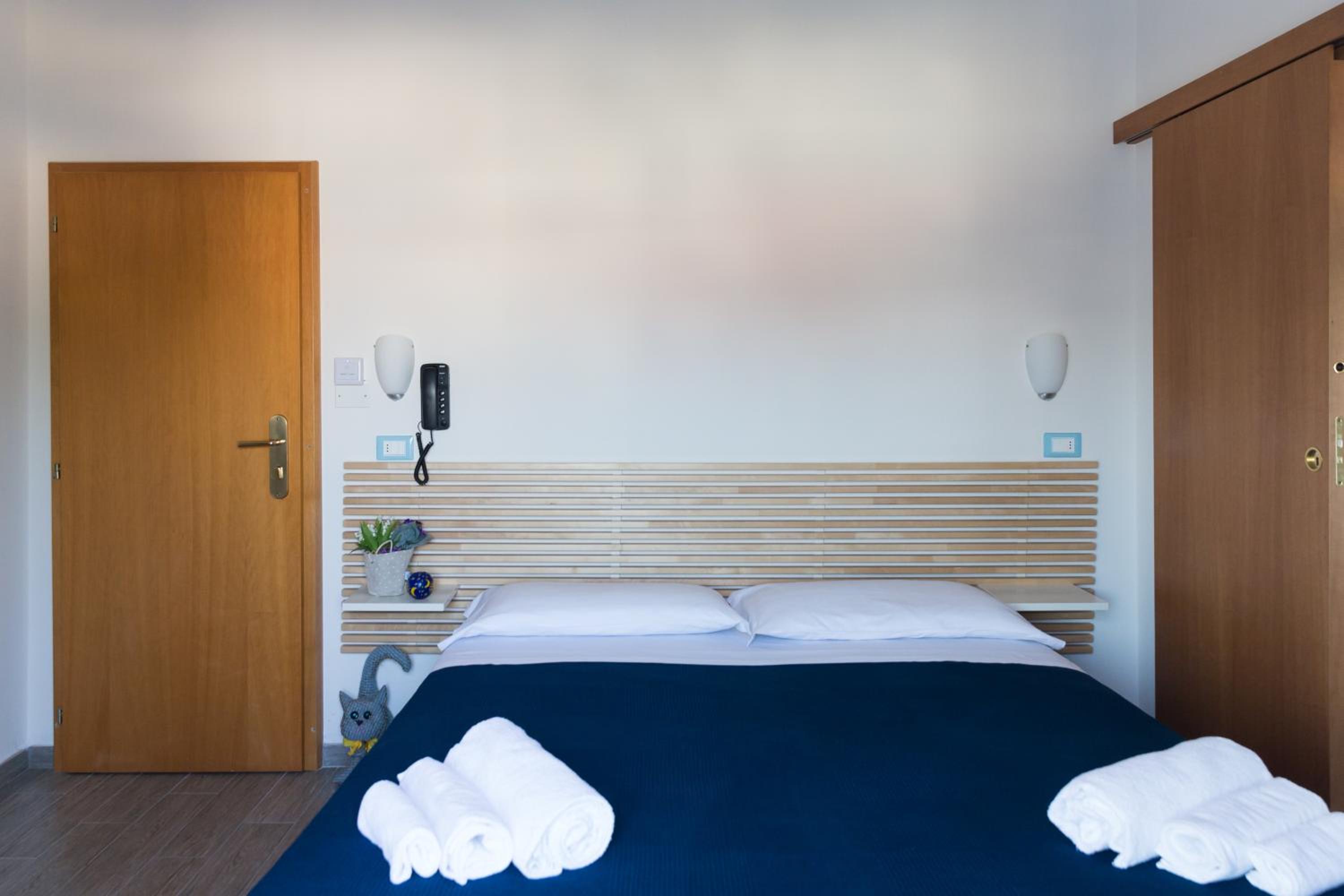 Superior Double or Twin Room - Photo 4