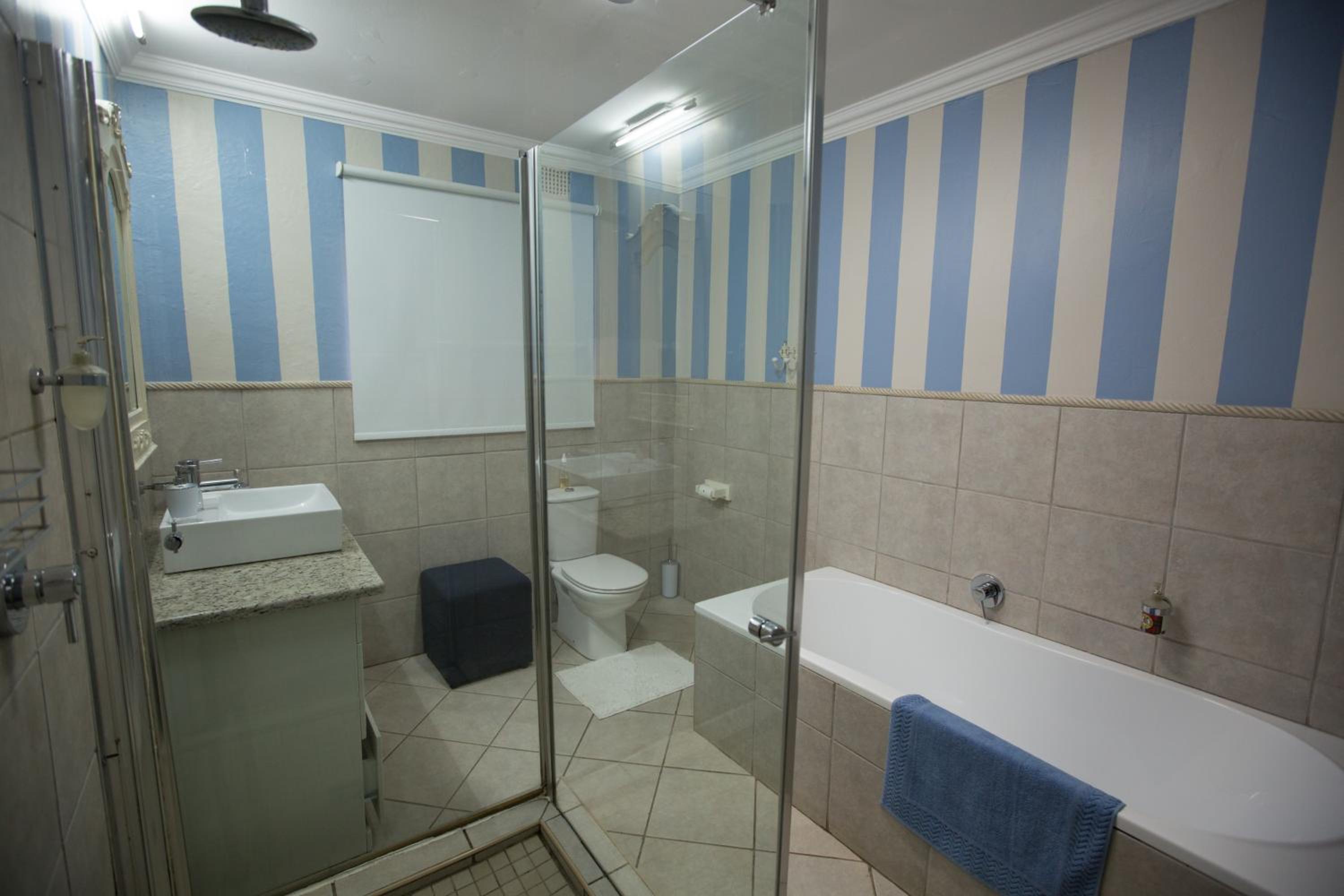 Double Room with Garden View - Photo 17