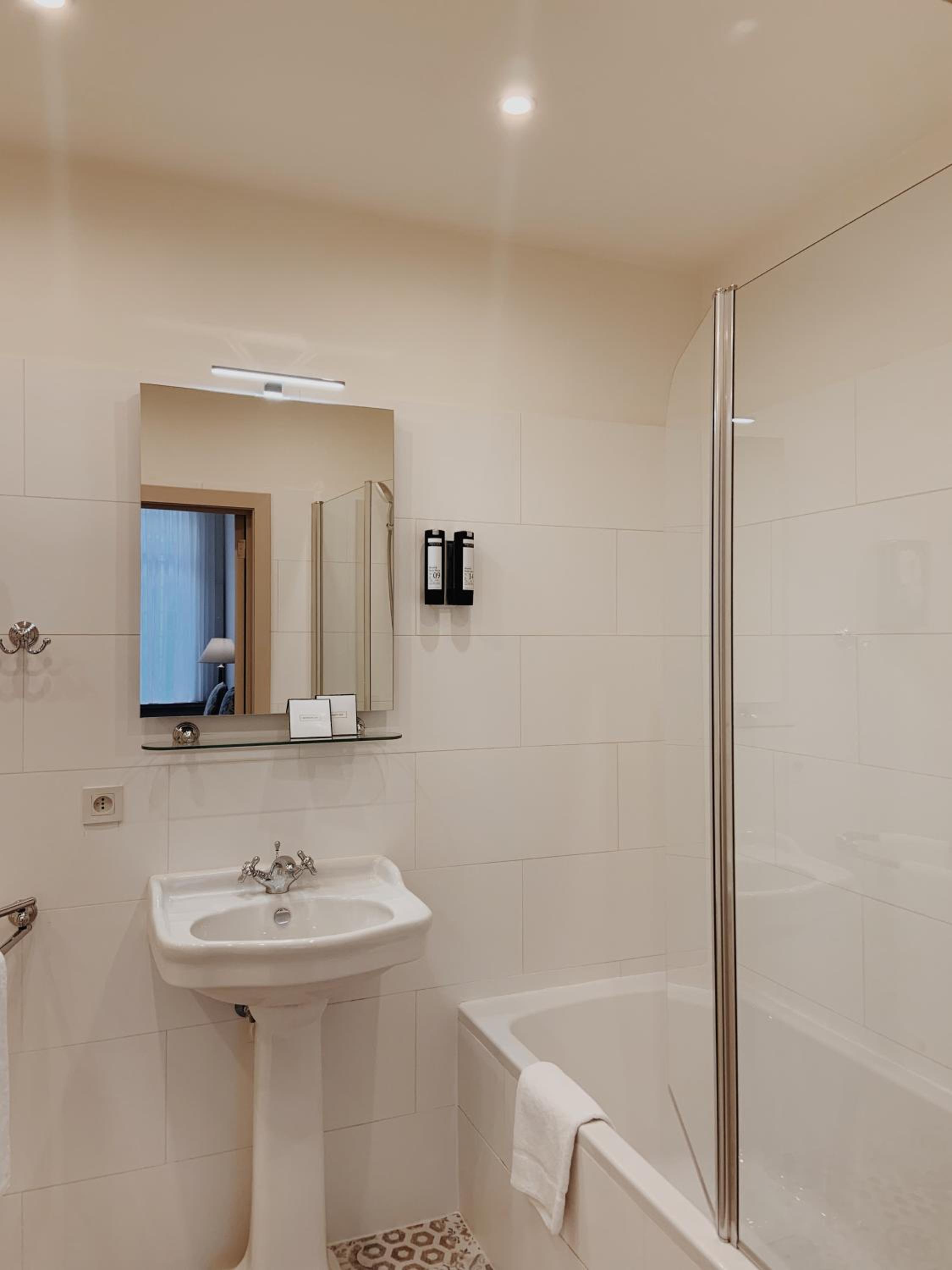 Junior Suite - Photo 9