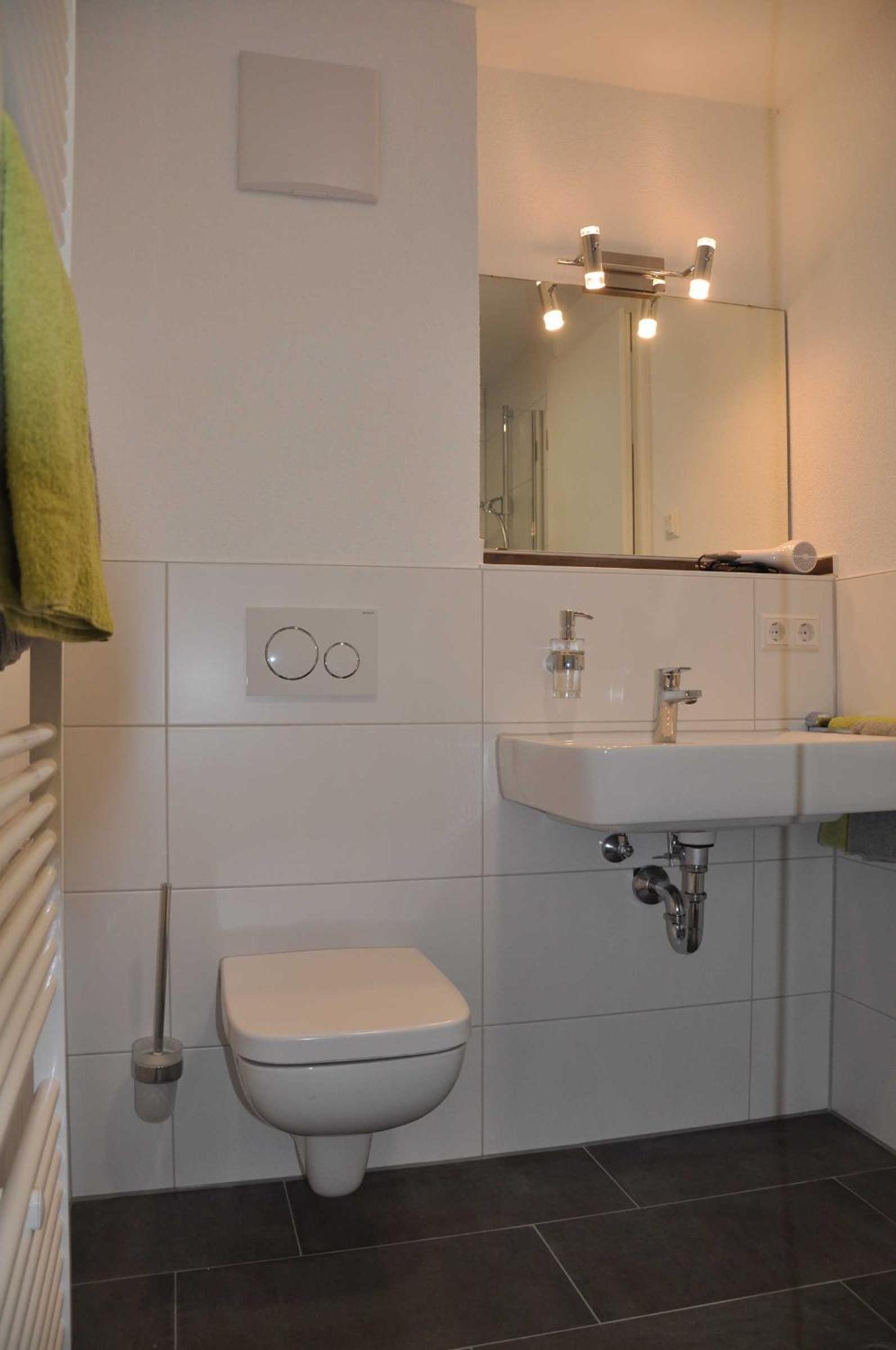 Two-Bedroom Apartment with Shower photo 3