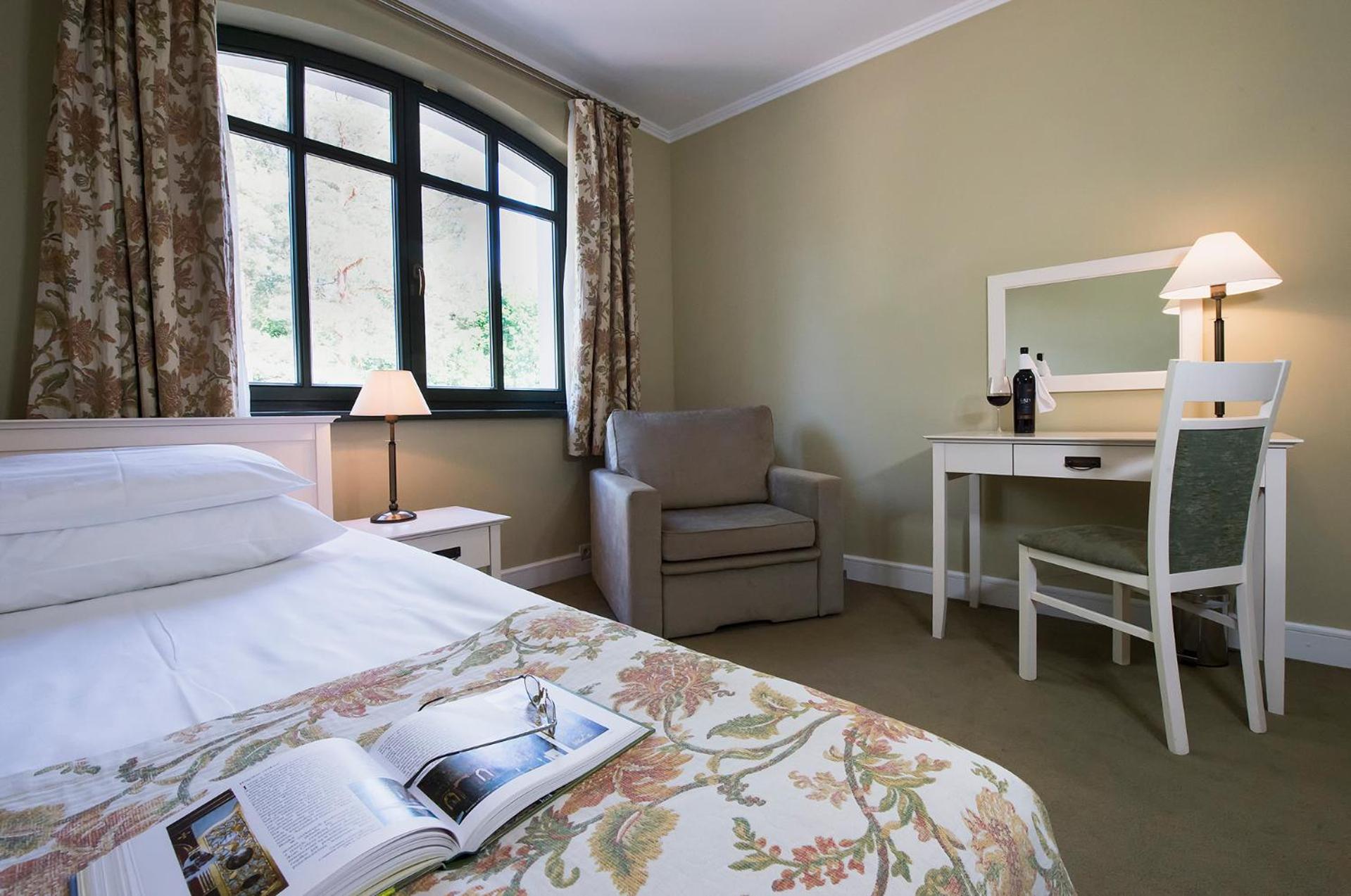 Double or Twin Room - Photo 3