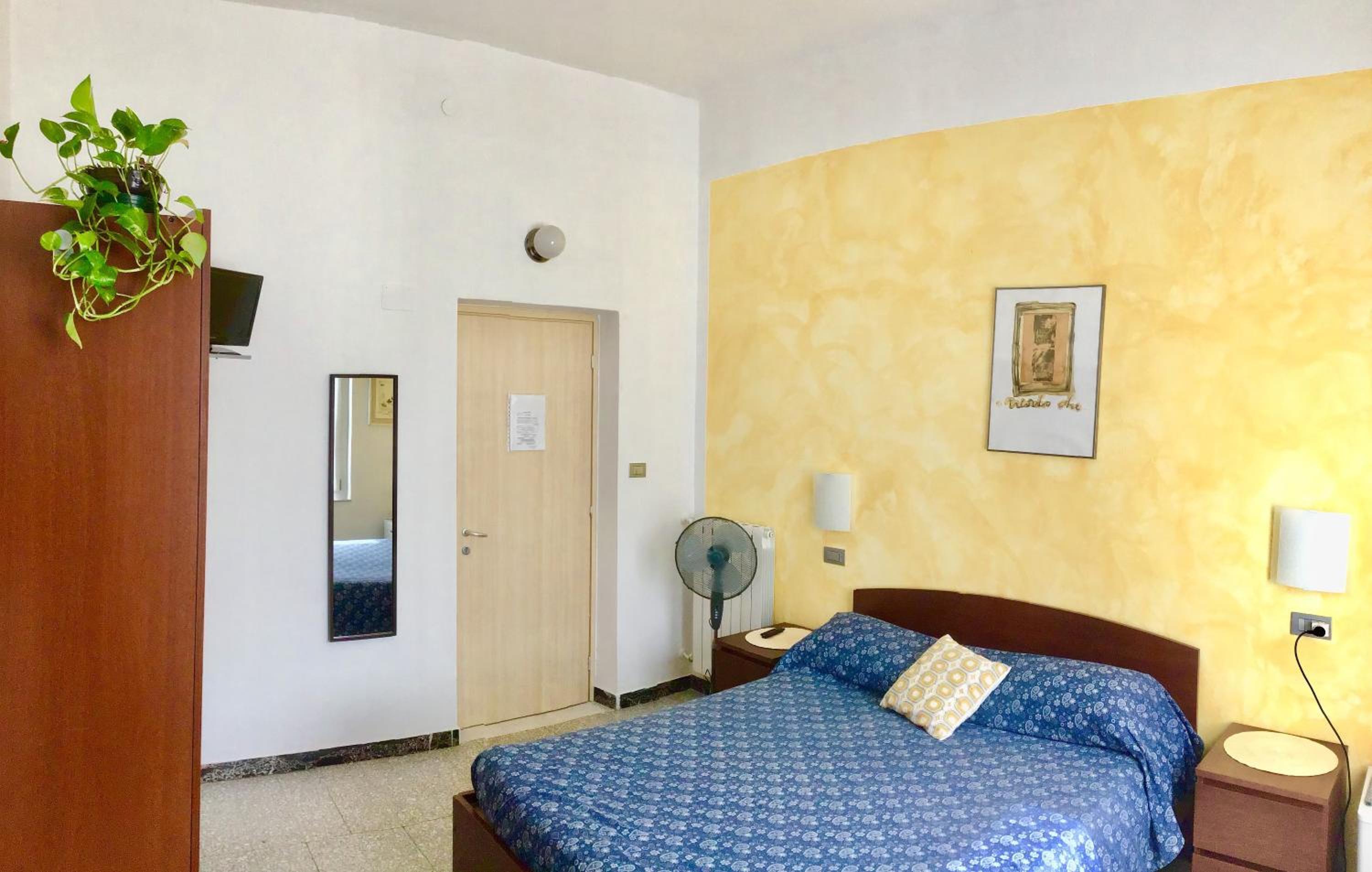 Double Room with external bathroom photo 2