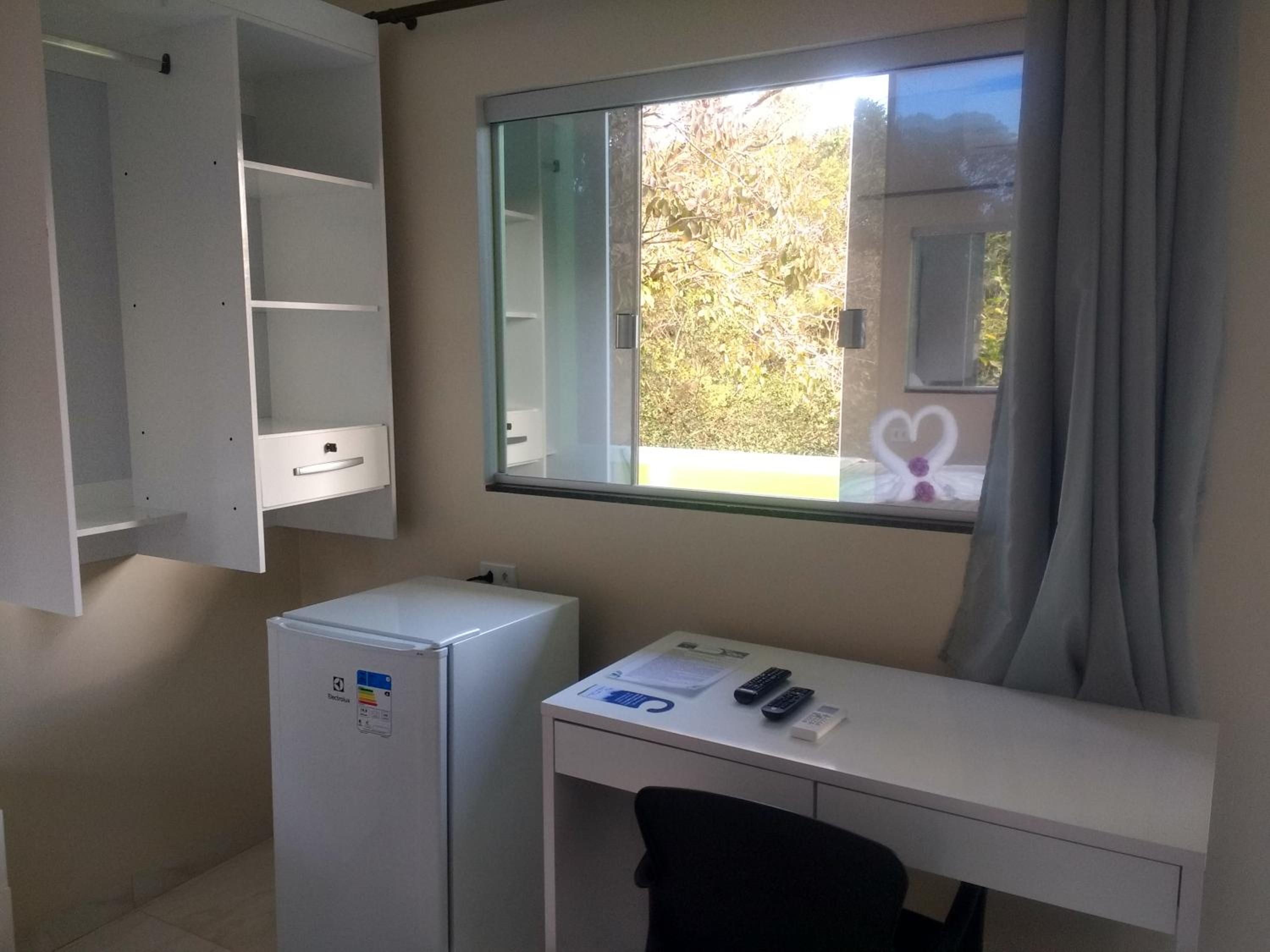 Deluxe King Suite - Photo 9