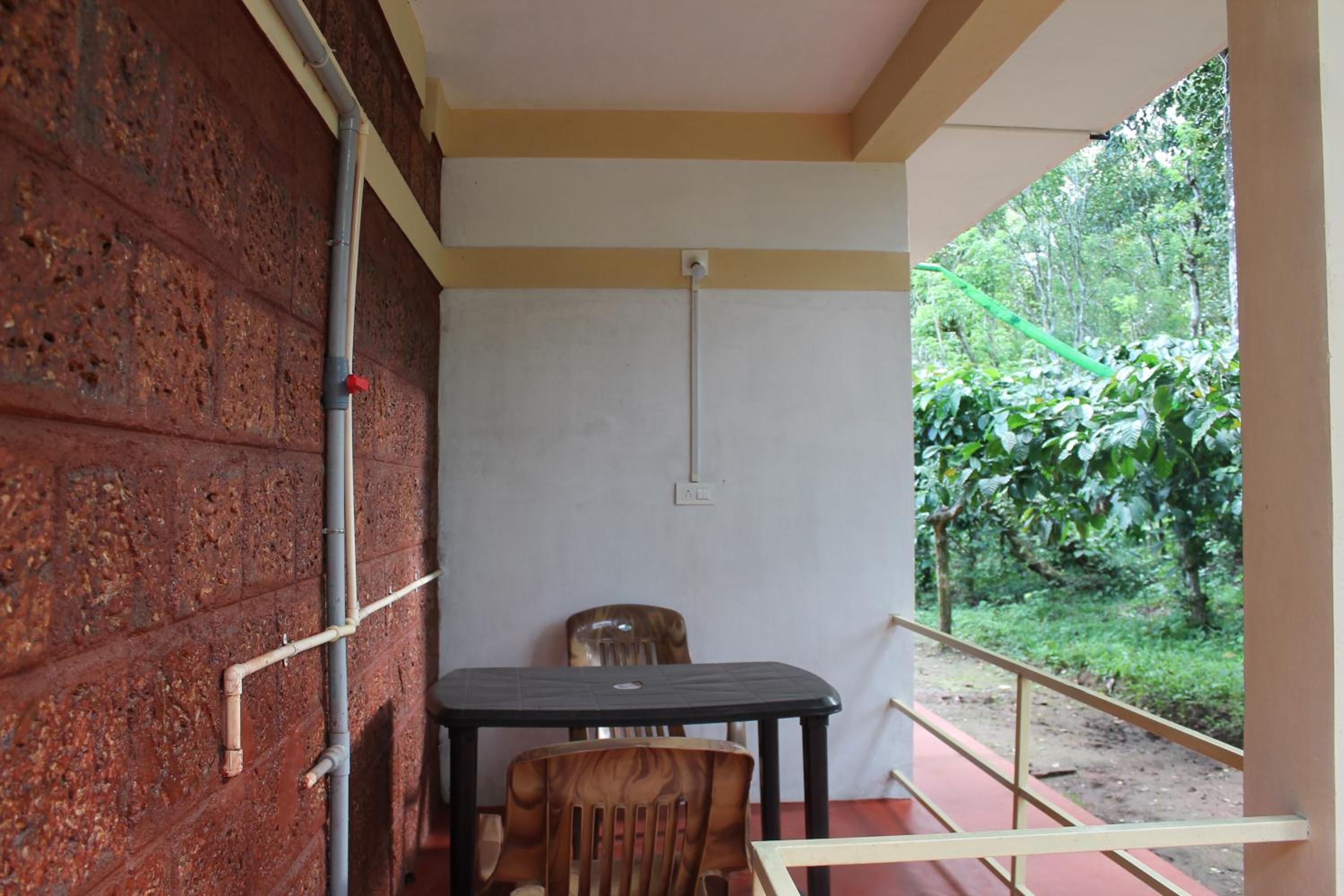 Deluxe Double Room with Shower - Photo 7