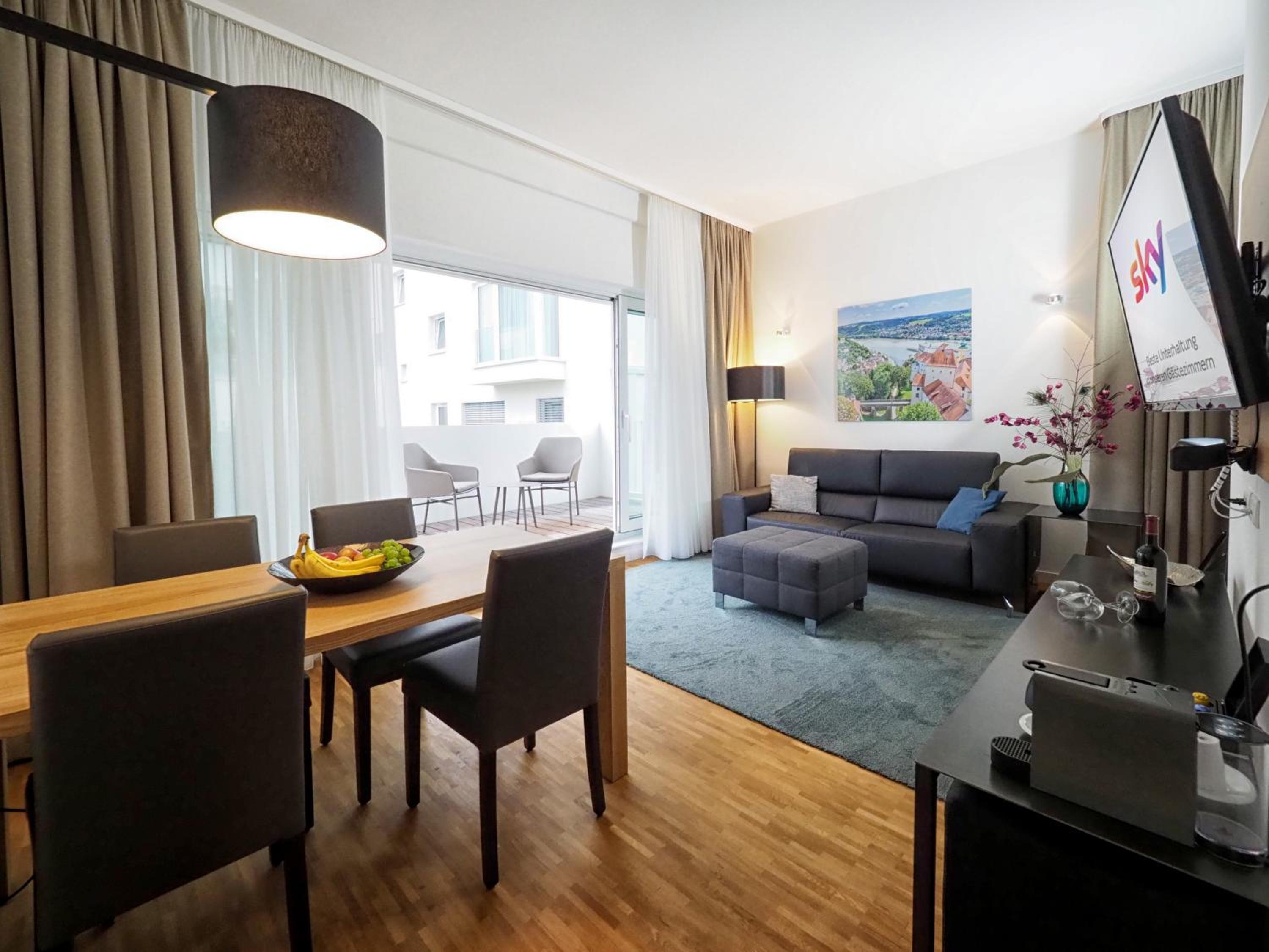 Junior Suite with Balcony - Photo 4