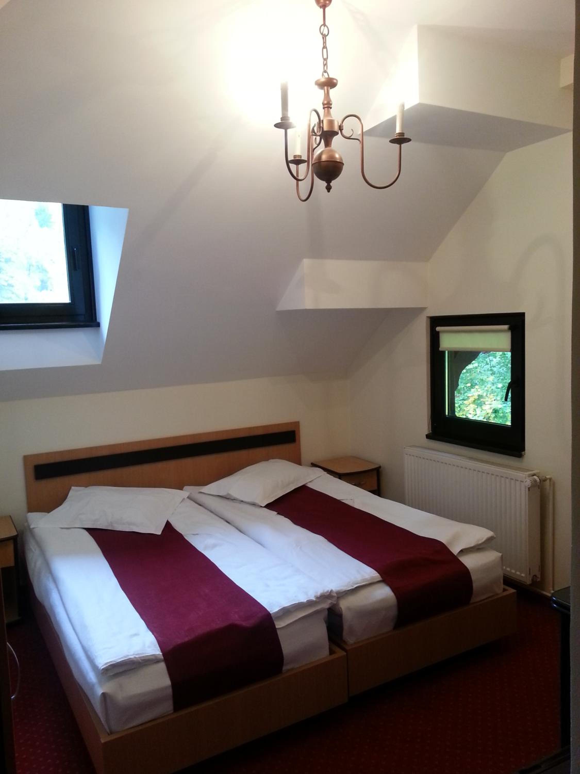 Standard Double or Twin Room - Photo 7