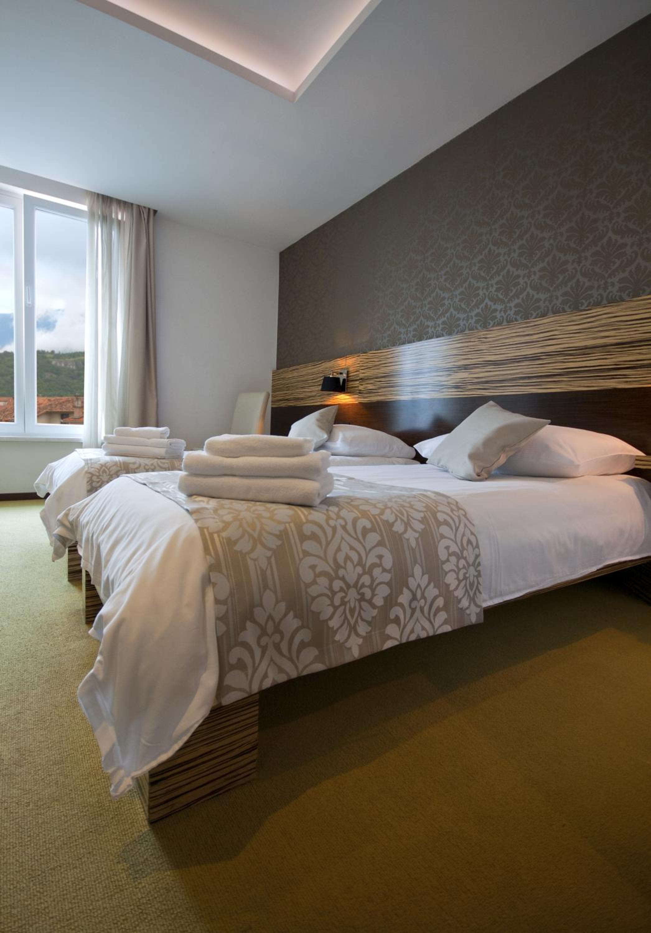 Twin Room - Photo 5