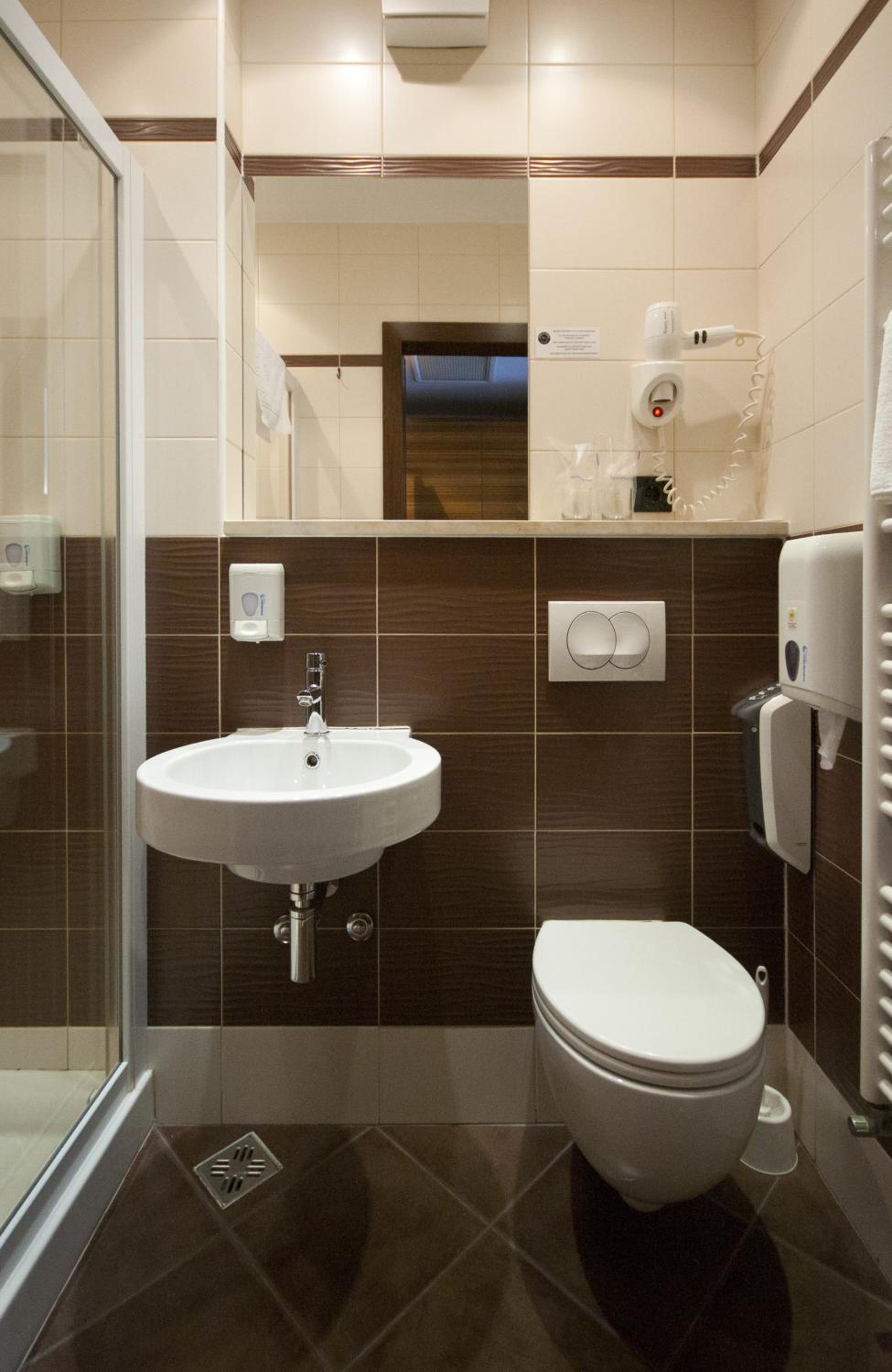 Twin Room - Photo 6