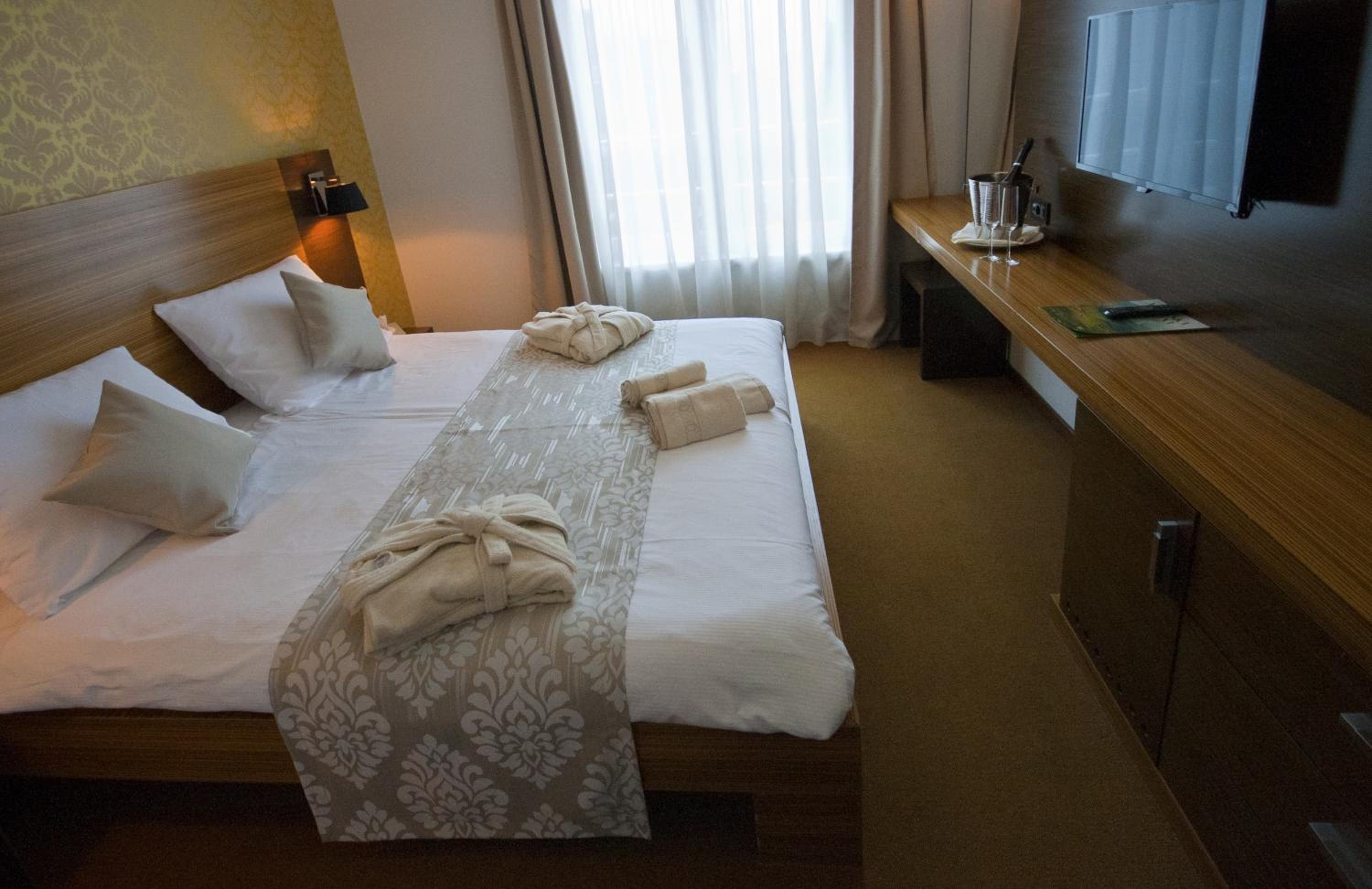 Double Room - Photo 2