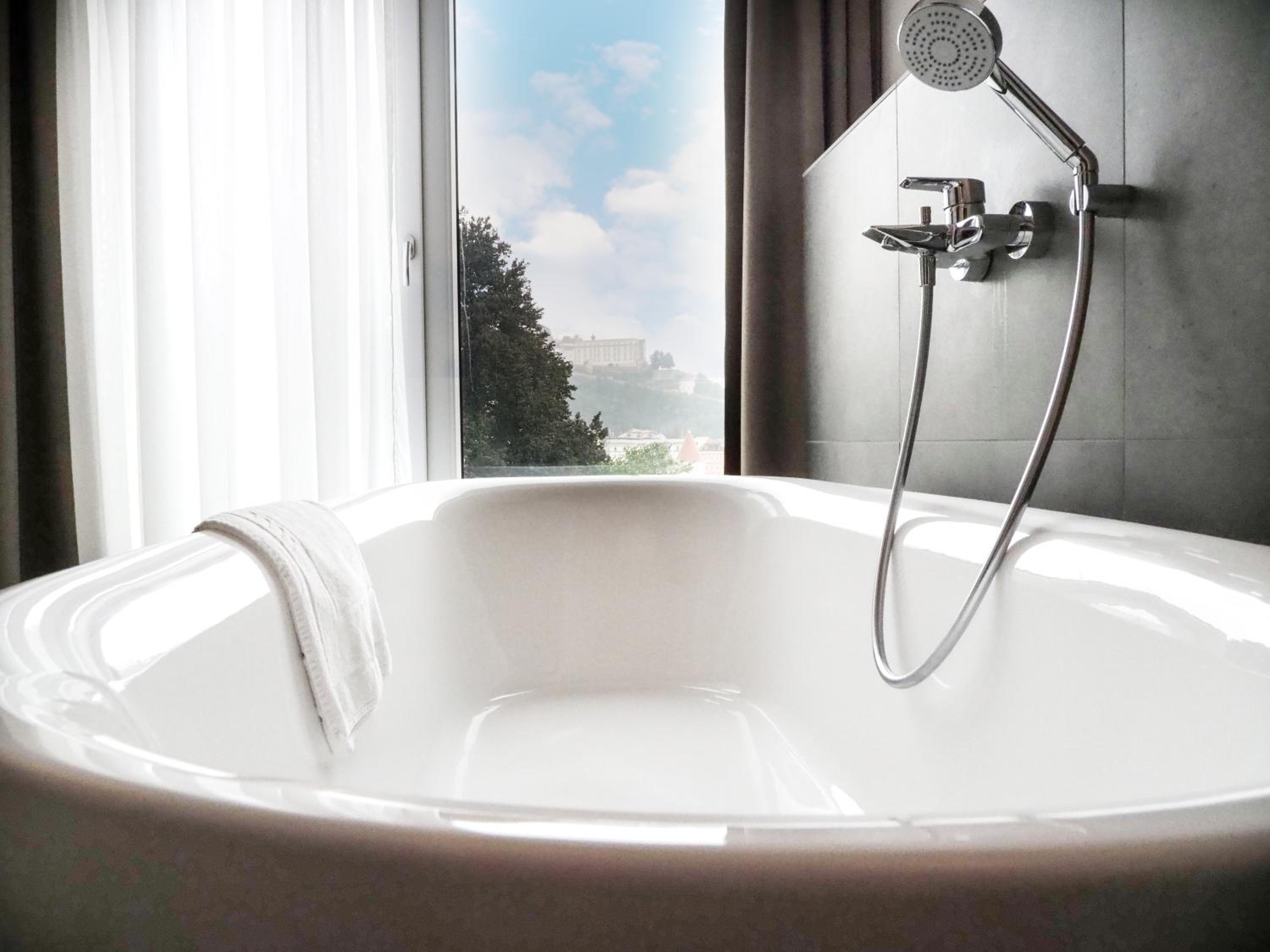 Suite - Photo 2