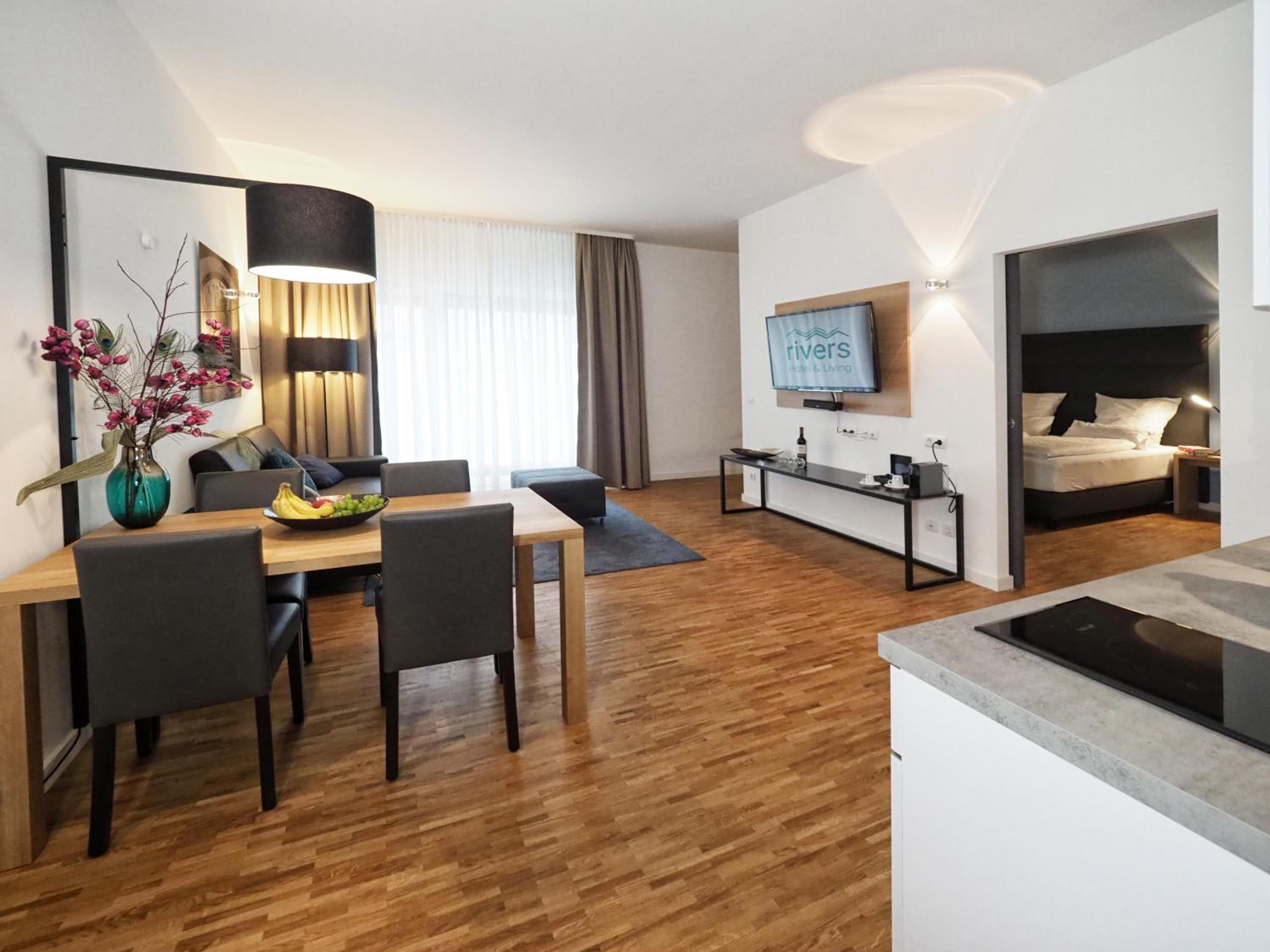 Suite - Photo 7